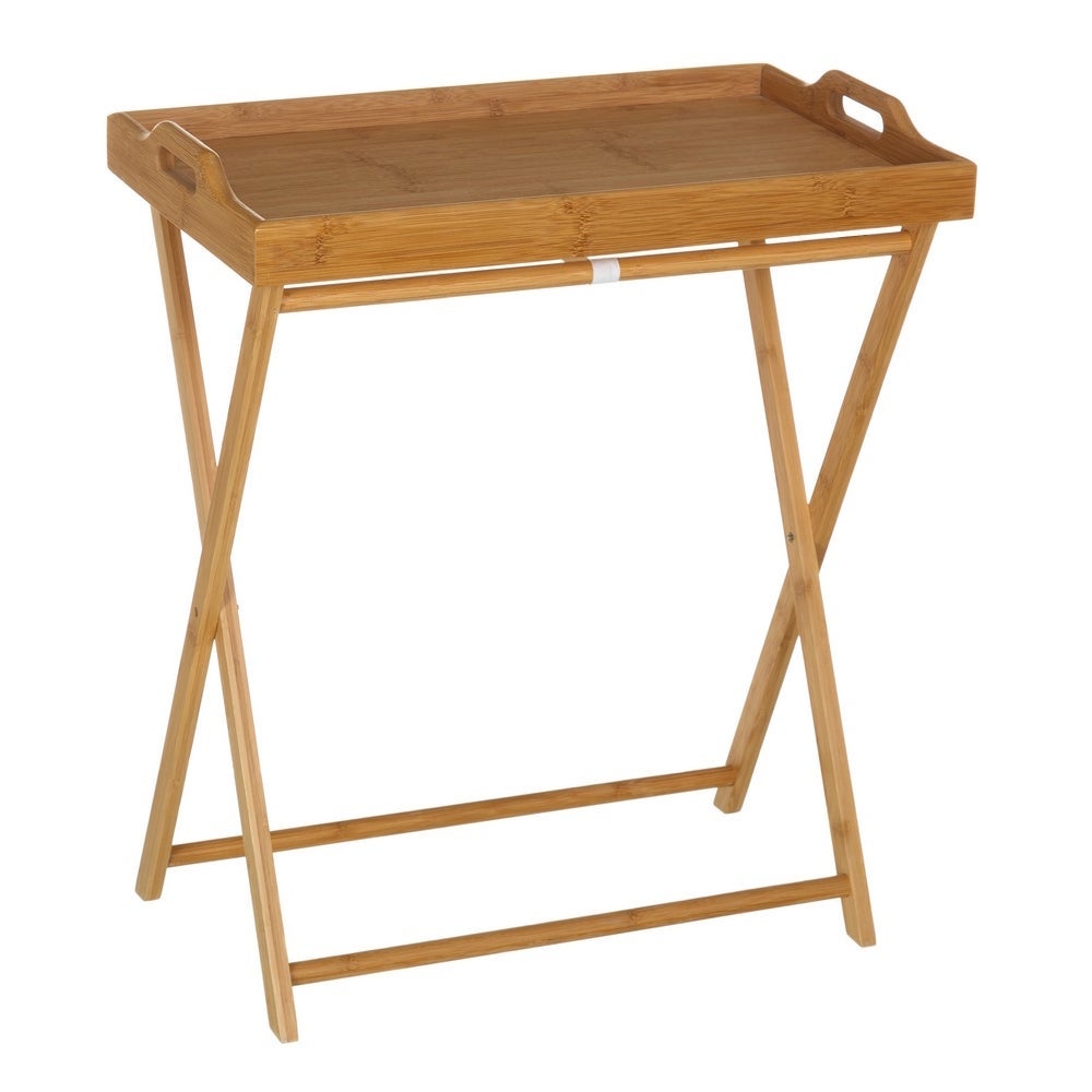 Mesita plegable de bambú marrón con bandeja extraíble de 35x55x61 cm Presenta funcionales asas y patas en tijera. Muy práctica para organizar, servir y decorar tu salón aportando calidez. CasaSelección