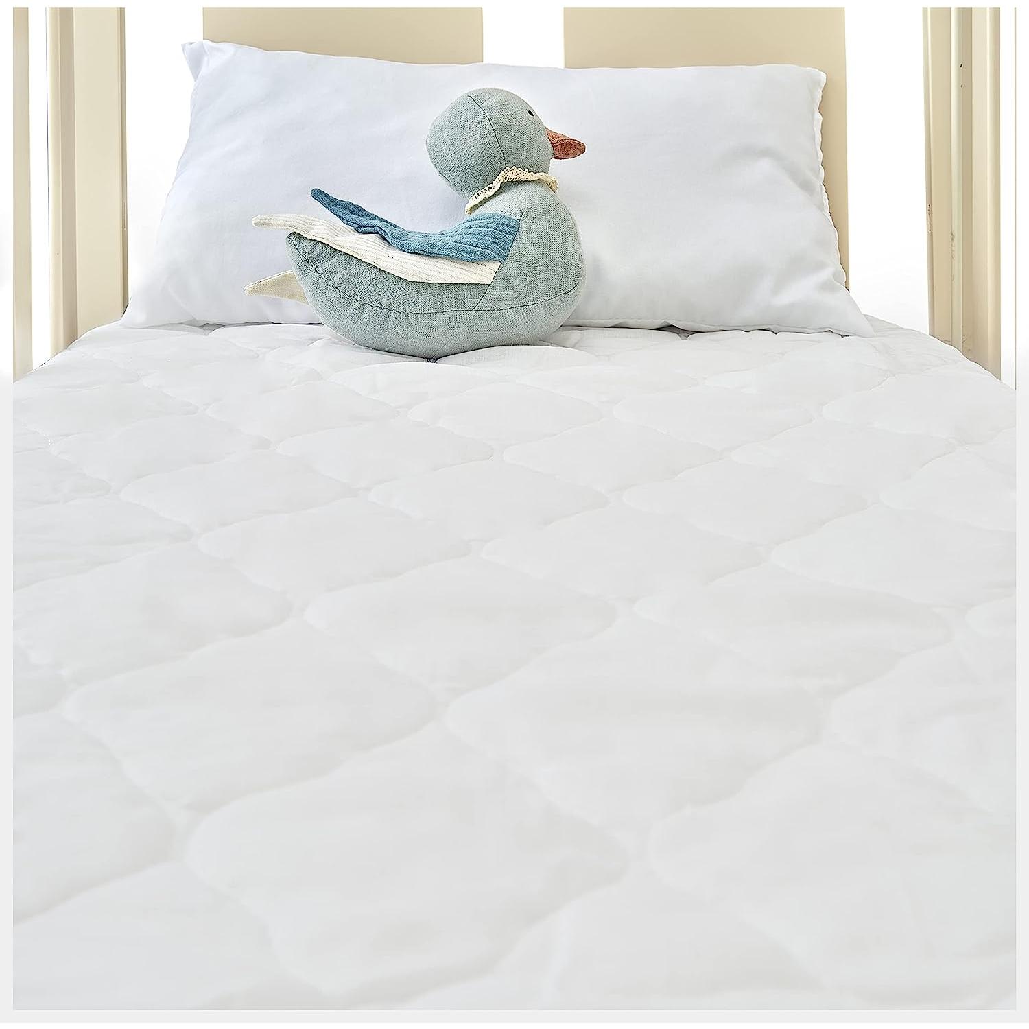 DECASATEXTIL® - Protector de Colchón Cuna 60x120cm- Acolchado, Impermeable, Transpirable, Hipoalergénico y Antiácaros - para un Sueño Seguro y Limpio