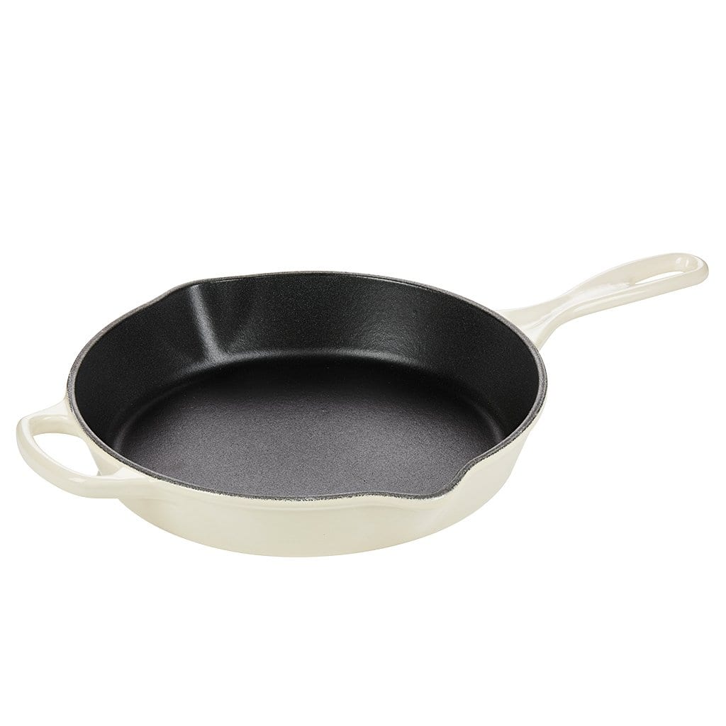 Sartén Skillet de Hierro Fundido 26 cm - Le Creuset, Alta Versatilidad para Hornear y Cocinar al Horno, Inducción y Todos los Fogones