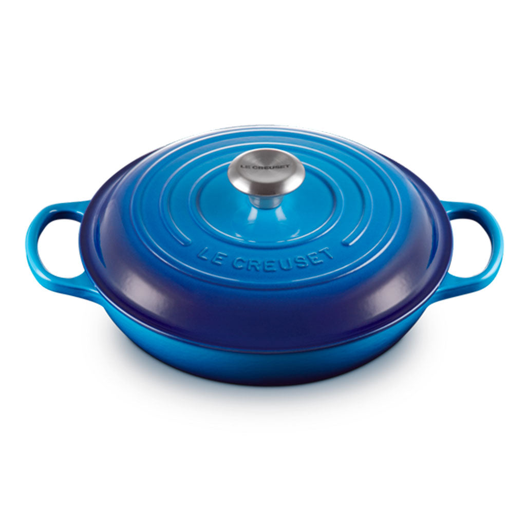 Olla Cocotte Baja de Hierro Fundido Le Creuset, Color Cereza con Interior Negro, Ideal para Arroces y Guisos, 26 cm o 30 cm