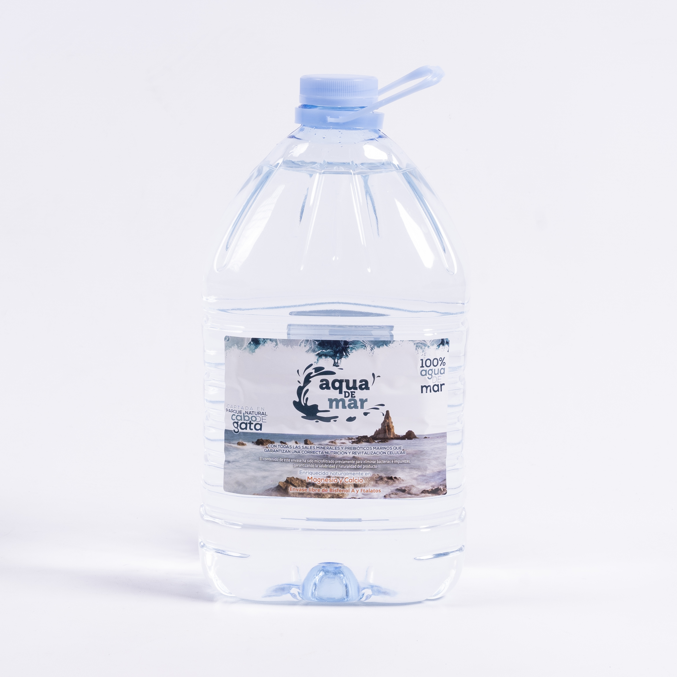 Beber agua de mar embotellada como isotónico natural