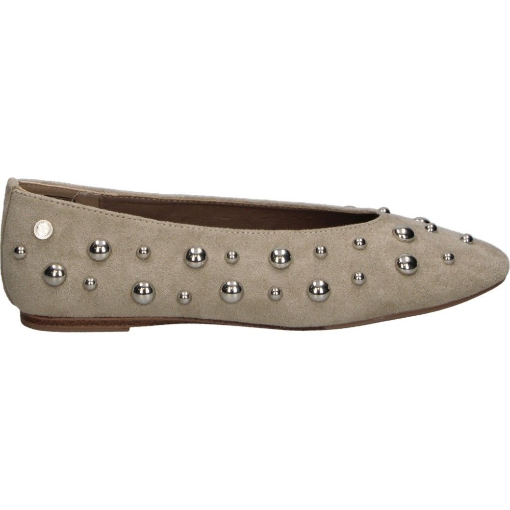 XTI | Bailarinas Planas XTI para Mujer – Manoletinas en Color Taupe con Detalles de Tachuelas – Zapato Casual sin Cierre – Cómodas y Combinables – Moda – Modelo 145283