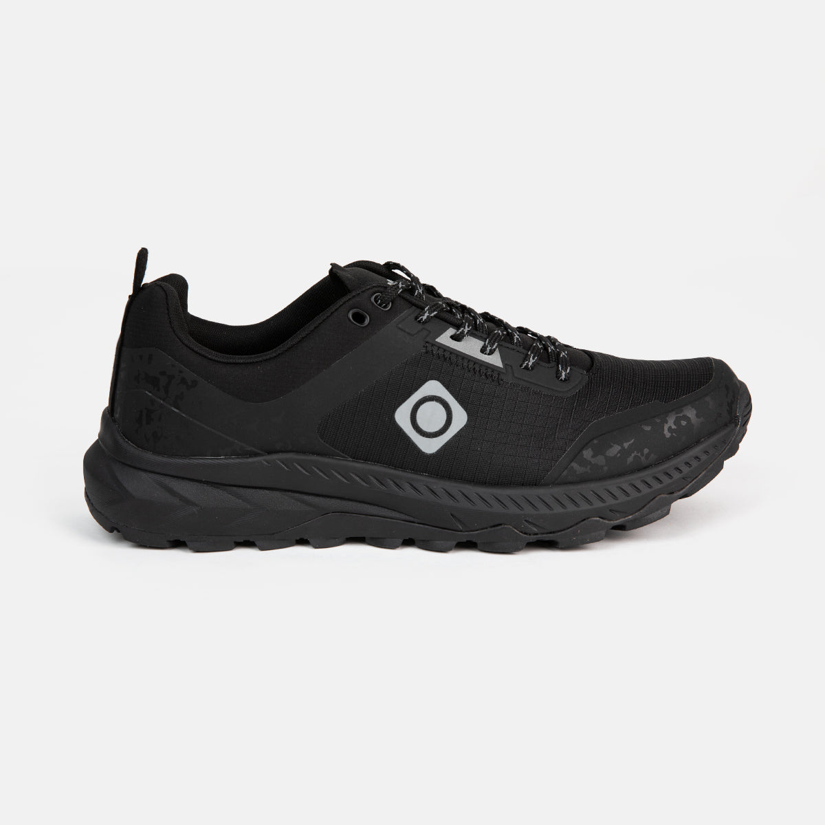 Izas - Zapatillas de Senderismo para Hombre Yoshi M - Trekking Moderado - Malla Transpirable - Tacos de 2-3mm - Terreno Liso o Irregular - Media Suela de EVA - Color Black/Negro - Tallas 36-46