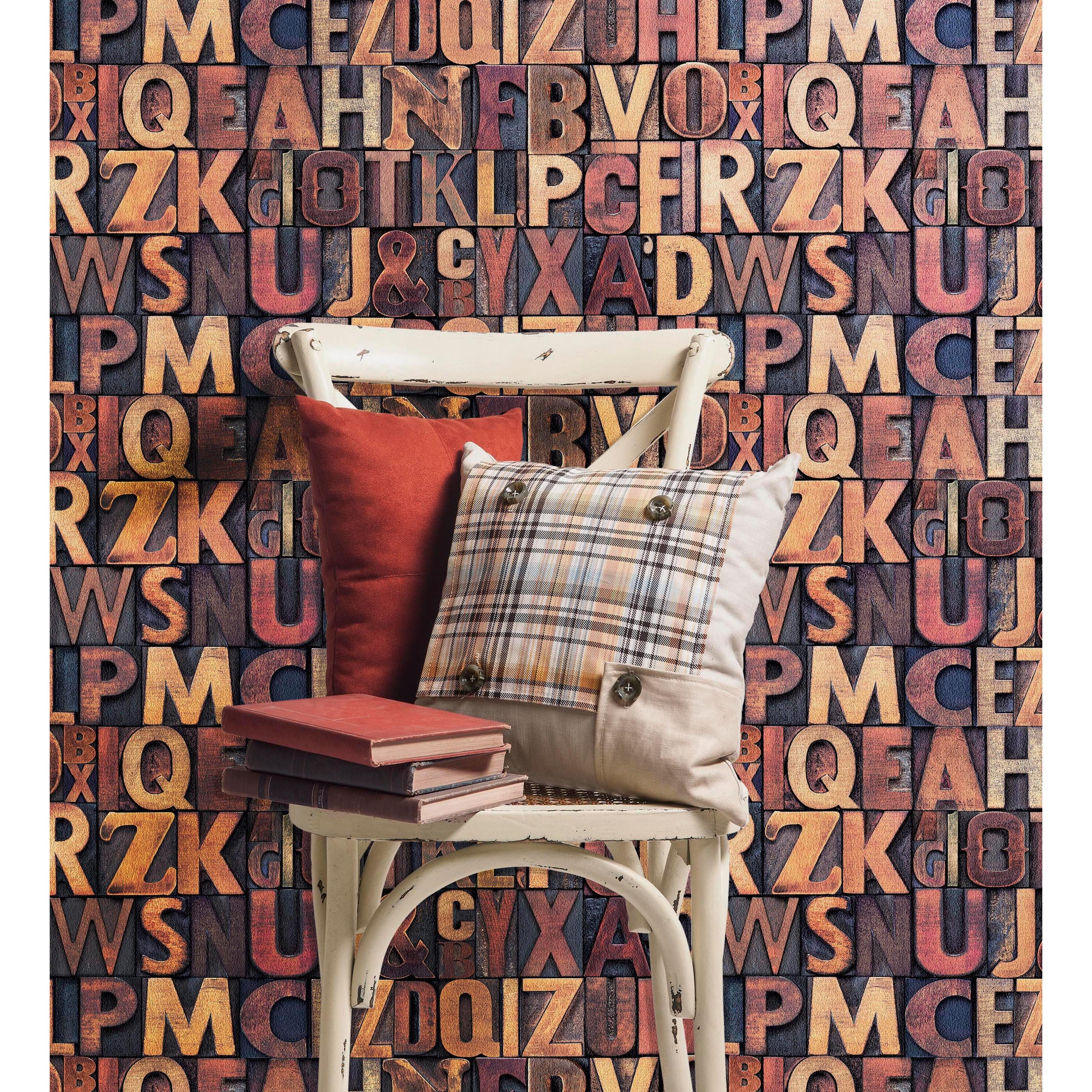 Papel pintado vinílico lavable con letras industriales con textura relieve 3D - Factory Letters 676323 de GAULAN - Rollo de 10 m x 1,06 m