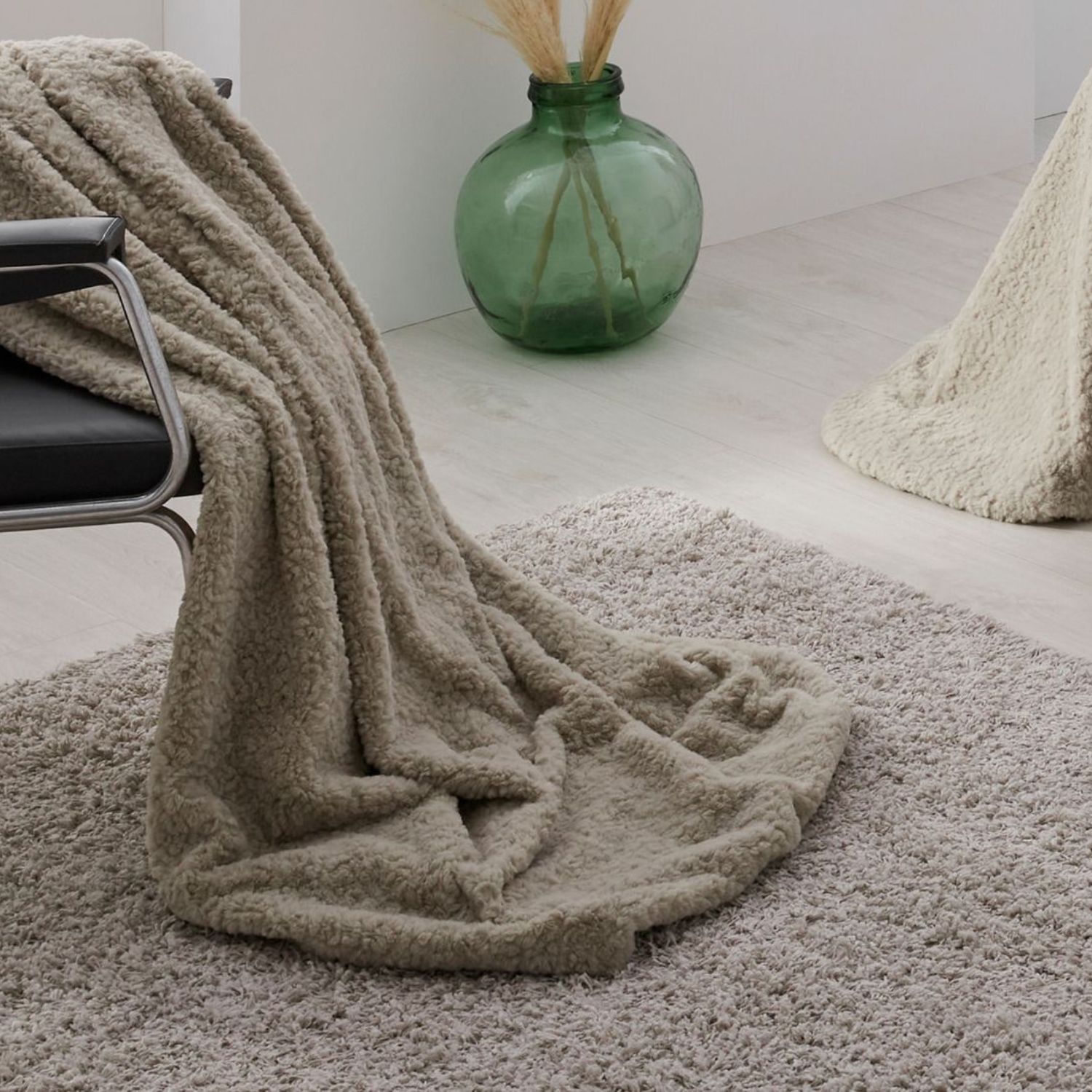 Plaid Suave de Poliéster con Textura Pelo | Manta Cálida 140x200cm Color Laurel para Otoño-Invierno | Tacto Sherpa