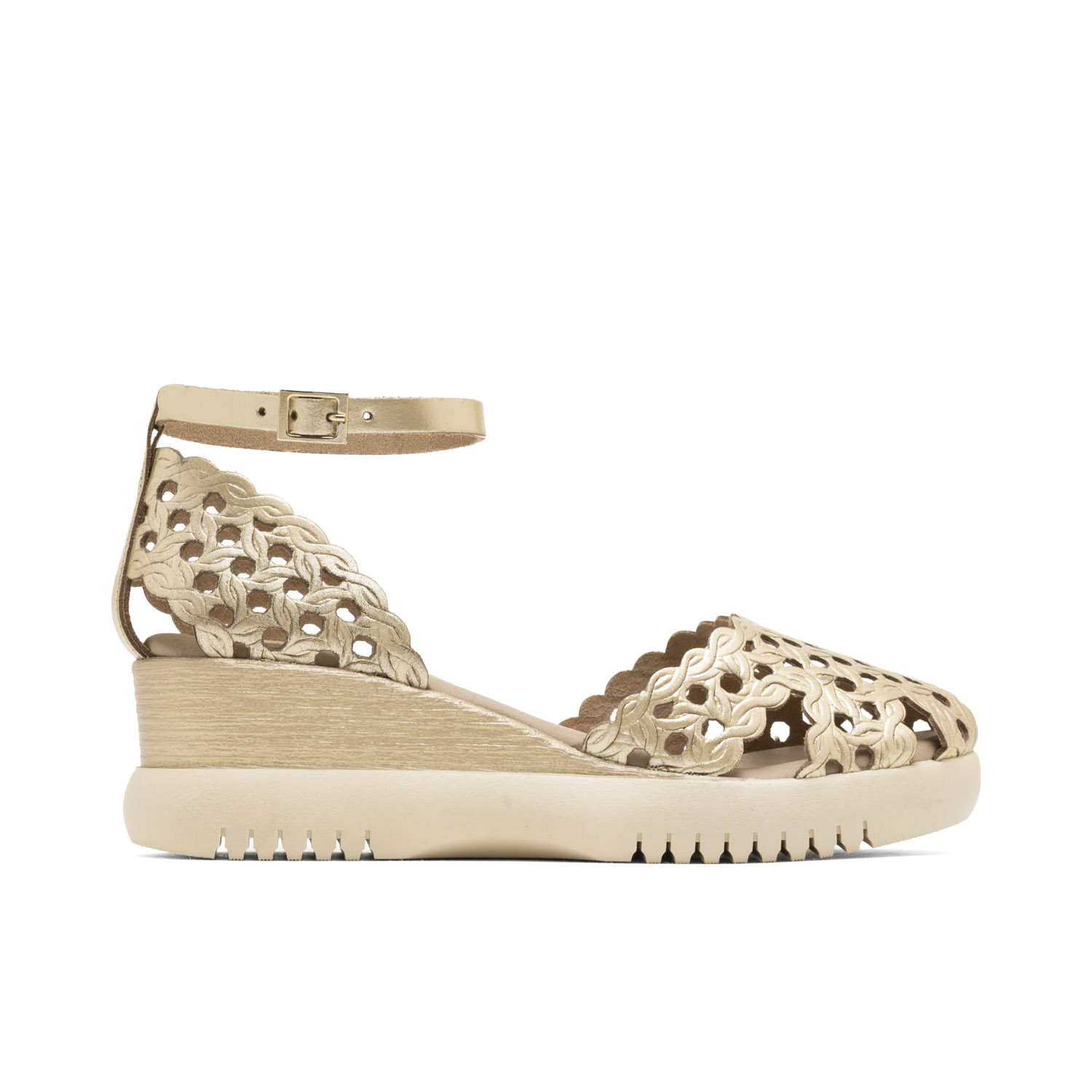 Sandalia de Cuña de Piel Trenzada Oro: Comodidad y Estilo Cangrejero, Talón Troquelado, Hebilla Ajustable, Cuña 5 cm, Plataforma 2 cm, Plantilla Acolchada de Piel, Suela Antideslizante, Artesanía Espa