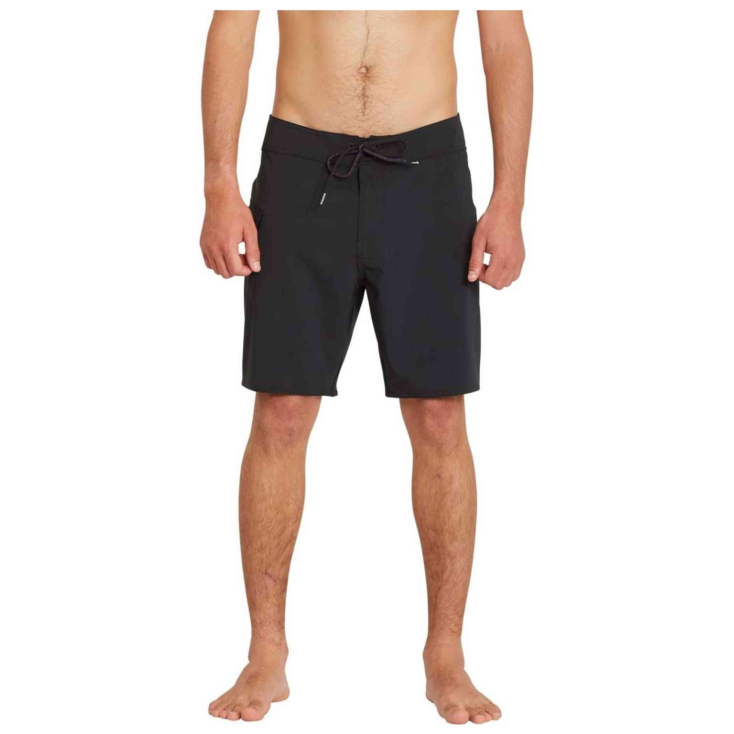 Bañador Volcom modelo Lido Solid Mod 18 en color Negro