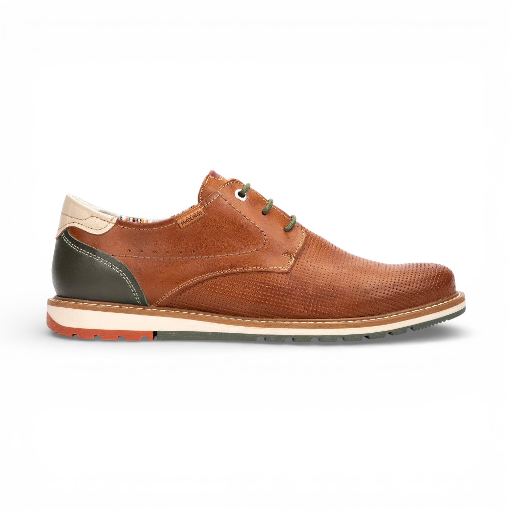 Zapatos Pikolinos modelo M8J-4322 en color Marrón