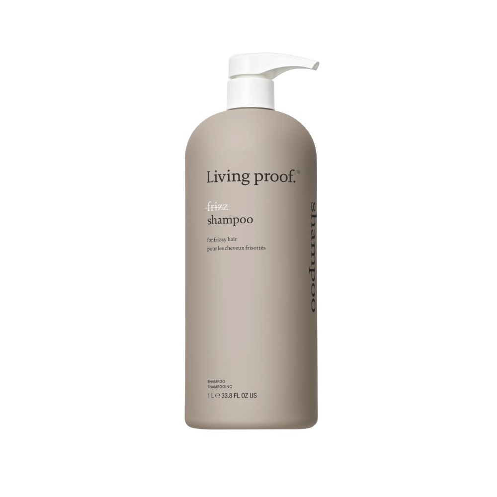 Living Proof No Frizz Shampoo. / El shampoo y acondicionador No Frizz son para cualquier persona con cabello propenso al frizz o cabello naturalmente rizado que busque un estilo liso y suave.