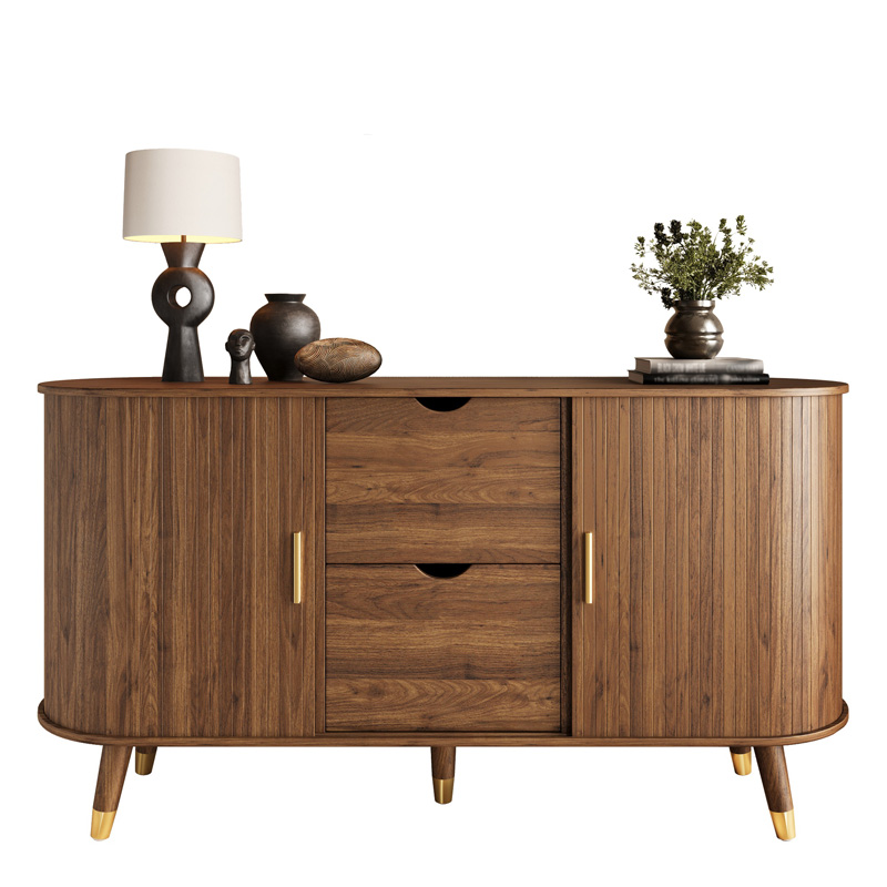 Buffet 140 cm finition noyer avec portes texturées verticales, tiroirs, niches ouvertes et pieds en bois massif