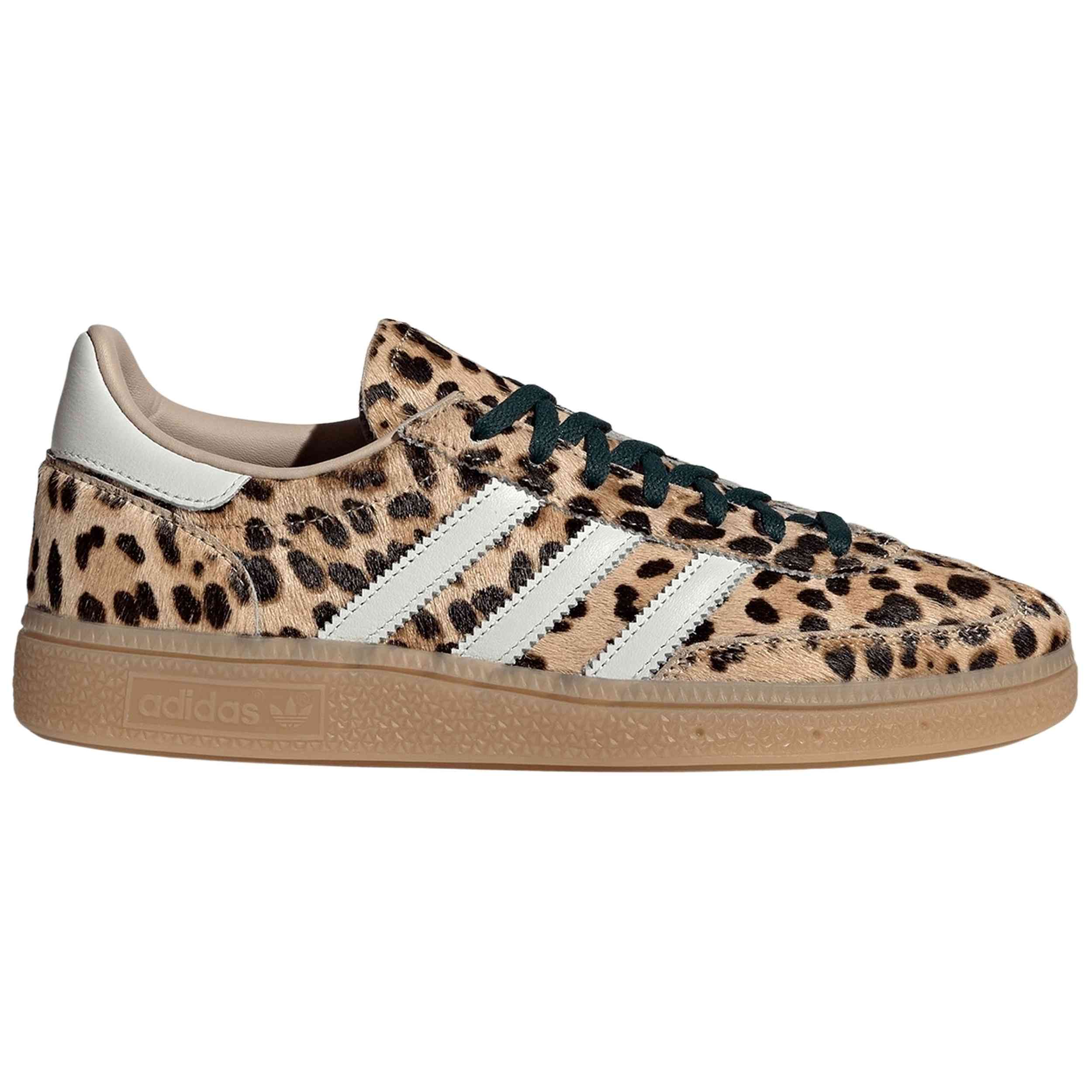Zapatillas Adidas modelo HANDBALL SPEZIAL W para Mujer en color magic beige