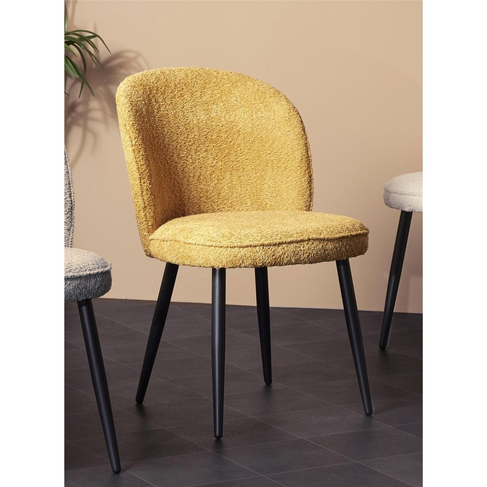 Silla isuan alpaca mostaza c/patas negras 52x61x80 cms. El mejor complemento para tu hogar.