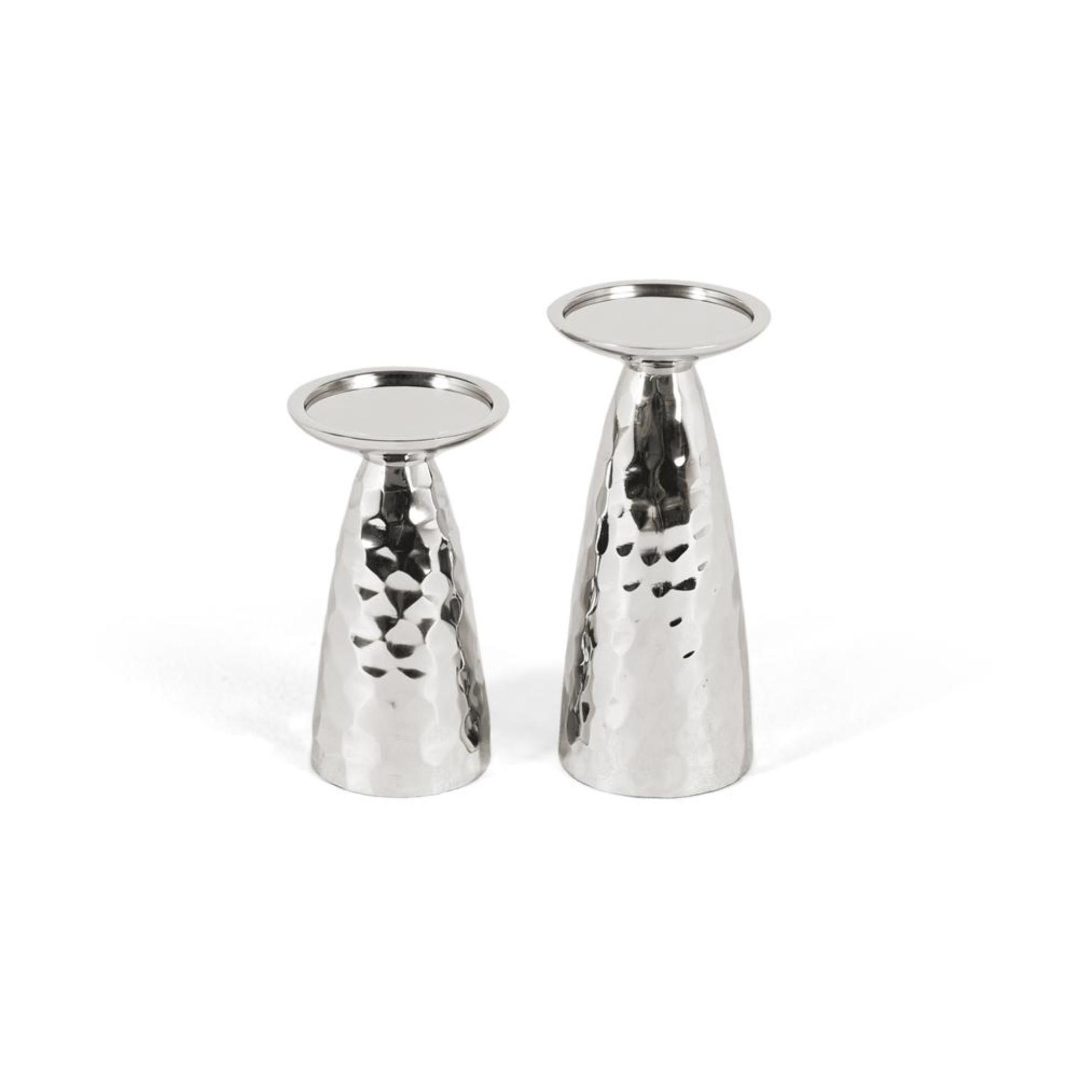 Set de dos candelabros fabricados en aluminio brillante