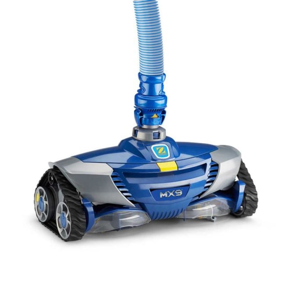 Limpiafondos hidráulico ZODIAC MX9 para piscinas con sistema de navegación XDrive preprogramado, Sistema de turbo succión y tracción con orugas dentadas. Resultados de limpieza óptimos gracias a una turbina de alto rendimiento y dos hélices de succión.