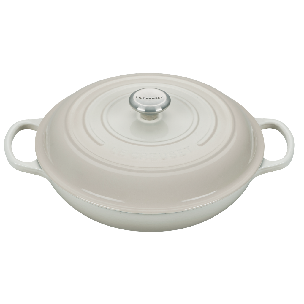 Olla Cocotte Baja de Hierro Fundido Le Creuset, Color Cereza con Interior Negro, Ideal para Arroces y Guisos, 26 cm o 30 cm