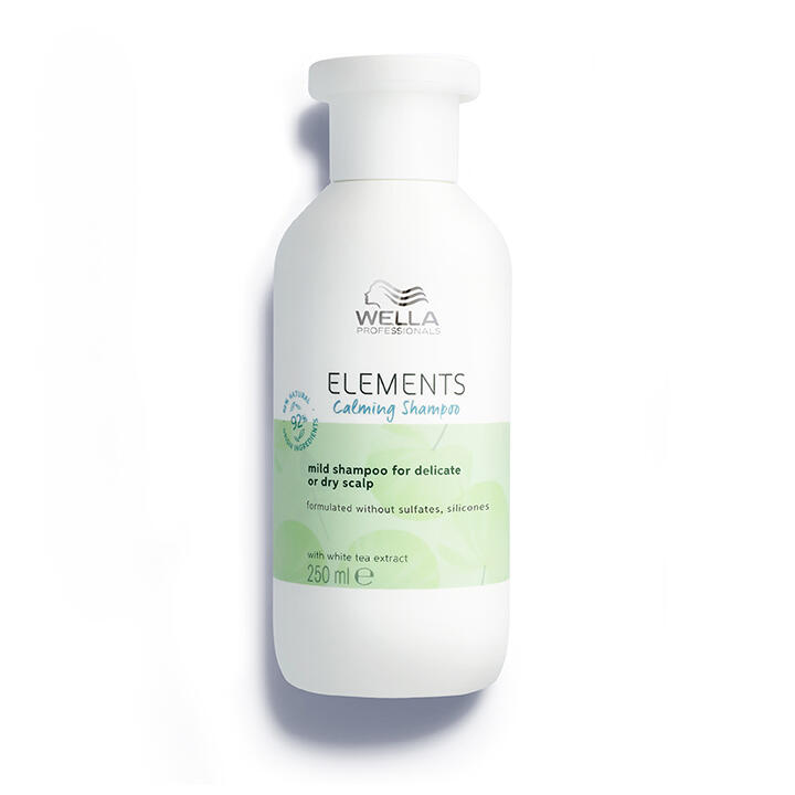 Wella Professionals Elements Calming Shampoo / Champú suave especialmente formulado para calmar y equilibrar el cuero cabelludo sensible.