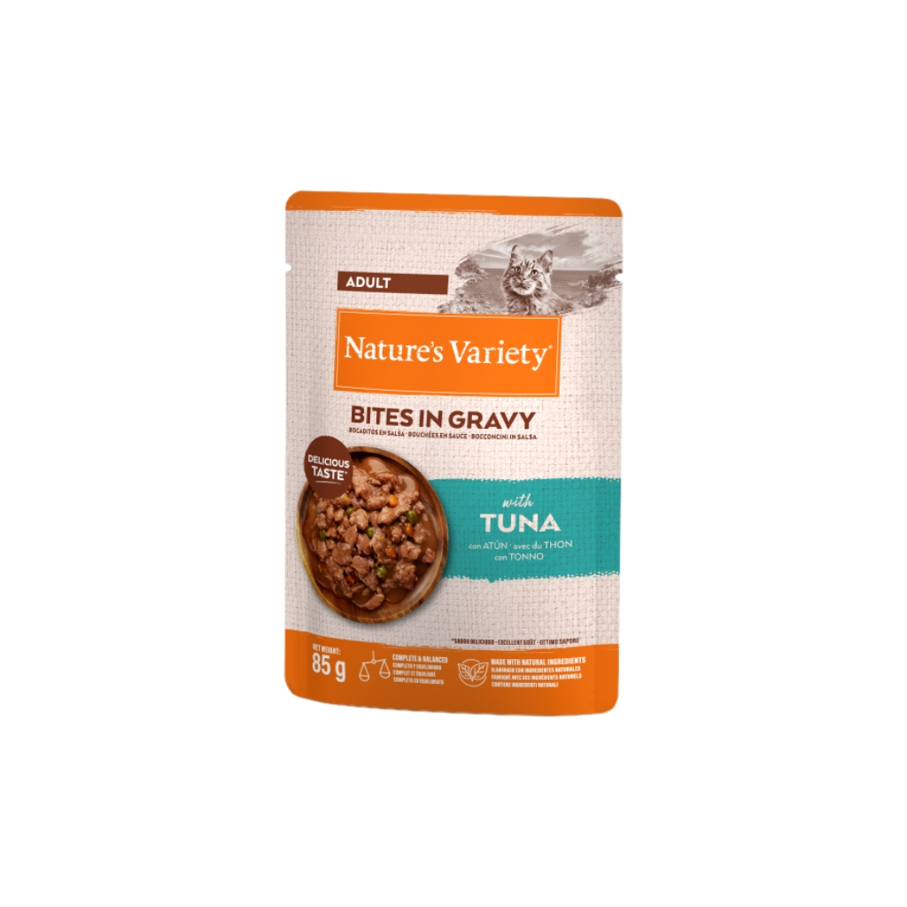 NATURE´S VARIETY Bites in Gravy (85 gr) - Comida Húmeda para Gatos Adultos Cocinada al Vapor (Salmón, Pollo, Pavo, Atún, Bacalao ó Pescado del Océano)