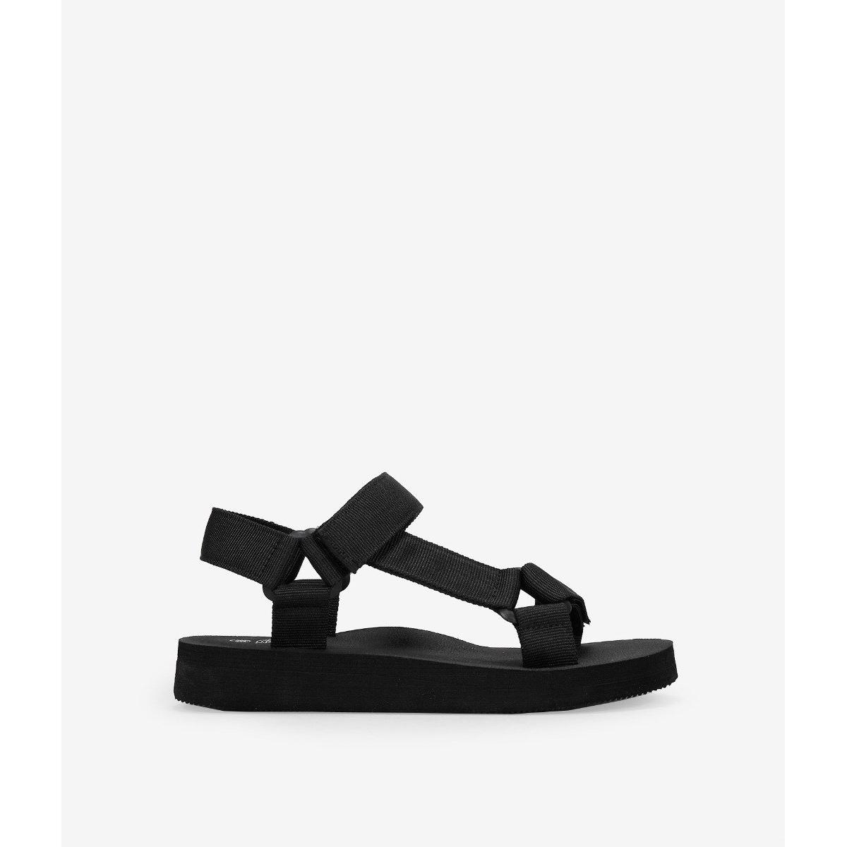 Bosanova Sandalias deportivas confeccionadas en material textil con suela en goma eva de 2 cm de ancho. Cierre fácil ajustable en el tobillo y empeine