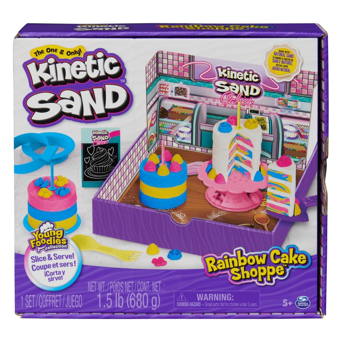 SPIN MASTER - KINETIC SAND ARENA MÁGICA - RAINBOW CAKE SHOPPE - 680g de Arena Amarilla, Rosa, Azul y Blanca Aroma a Vainilla - Kit Manualidades Niños Juguetes Sensoriales - 6068029 - Juguetes Niños +5 años