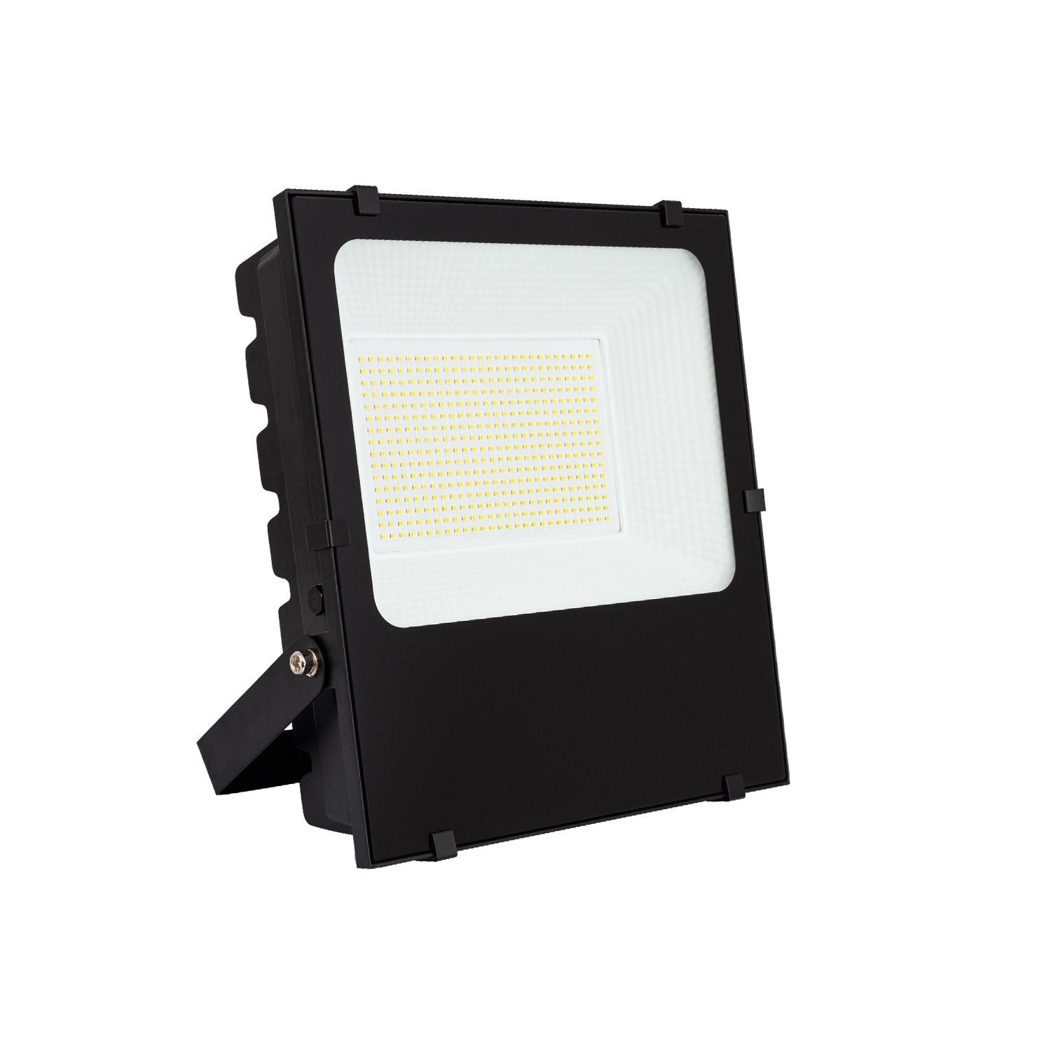 Ledkia Foco Proyector LED 200W 145 lm/W IP65 HE PRO Regulable  3000K Blanco Cálido