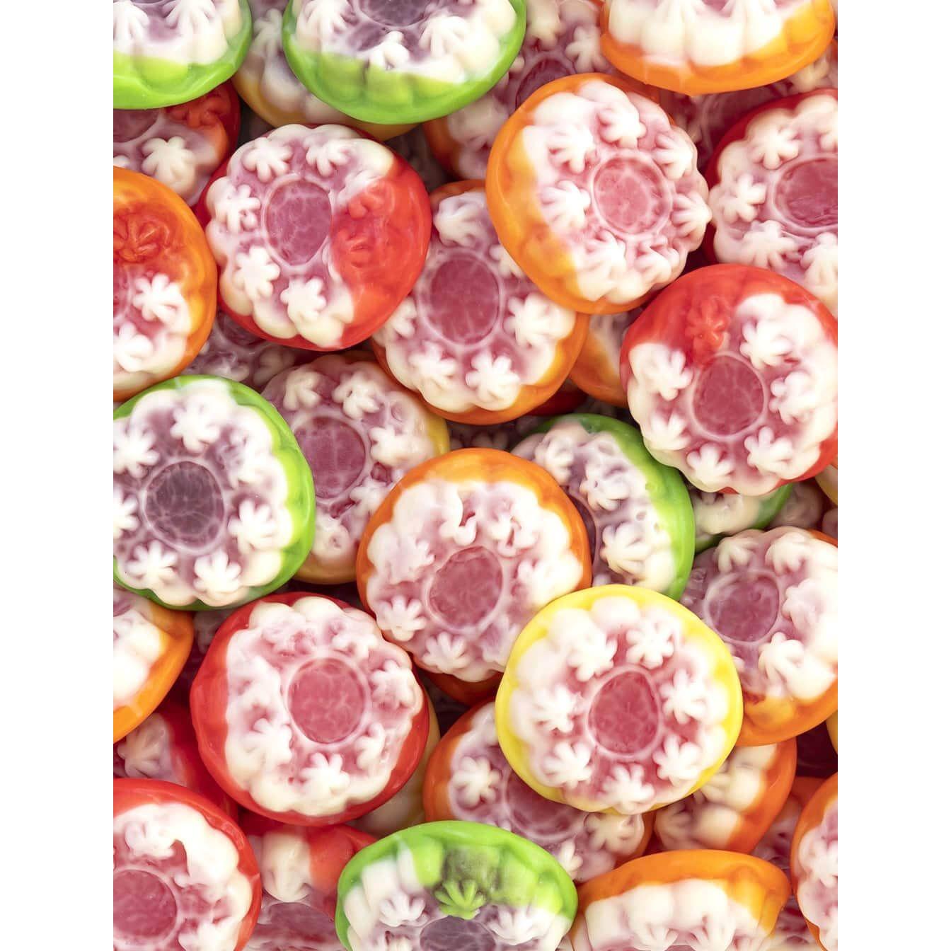 Gominolas de Vidal Rellenas en bandeja de 75 unidades - Unión de texturas que te dejará un dulce sabor en la boca y ganas de repetir - Diferentes modelos a elegir, besos, fresas, calaveras, ojos, moras... Chuches sin gluten y sin grasa