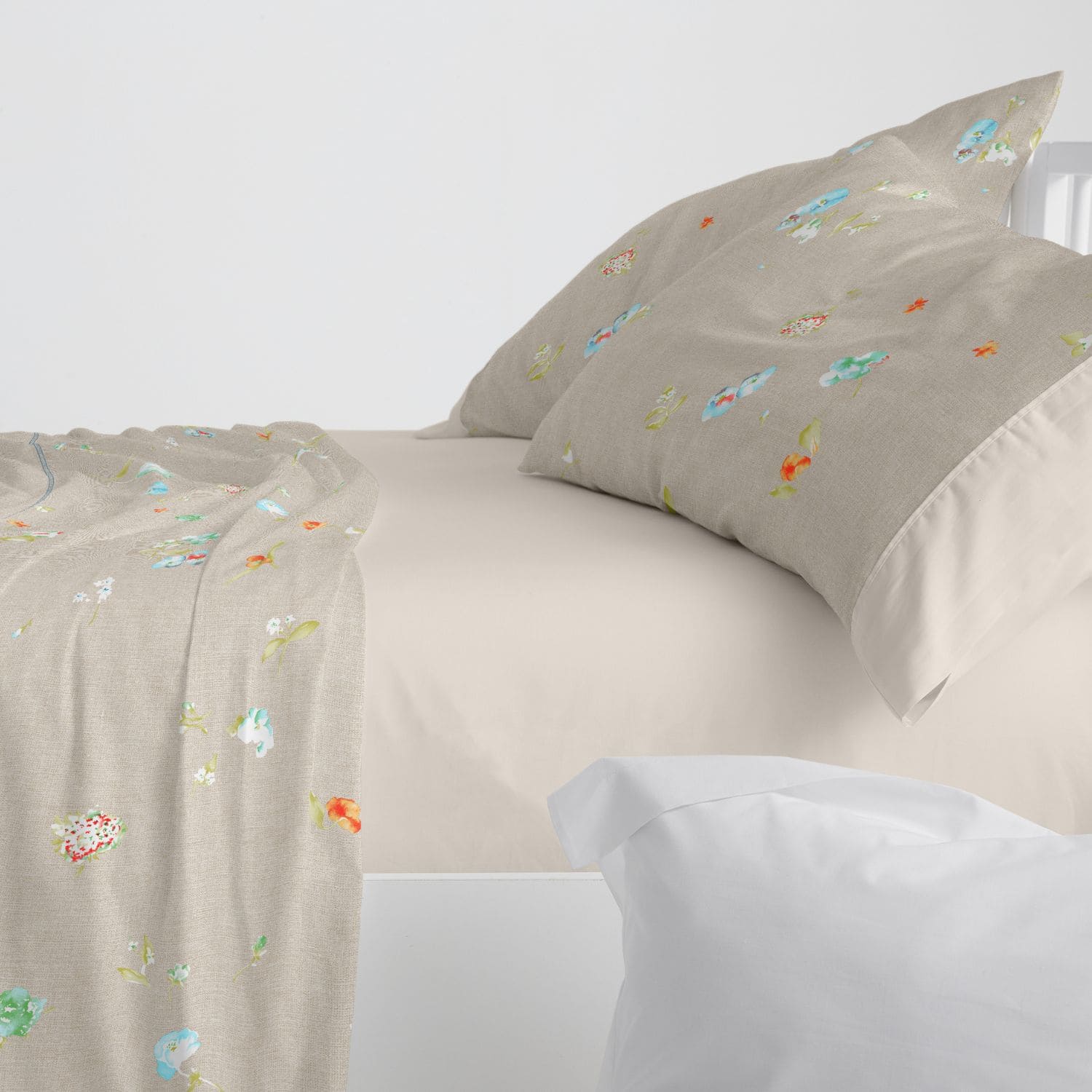 Juego de Sábanas Floral Primavera-Verano | Diseño Acuarela en Gris y Multicolor | 100% Algodón | 5 Medidas Disponibles