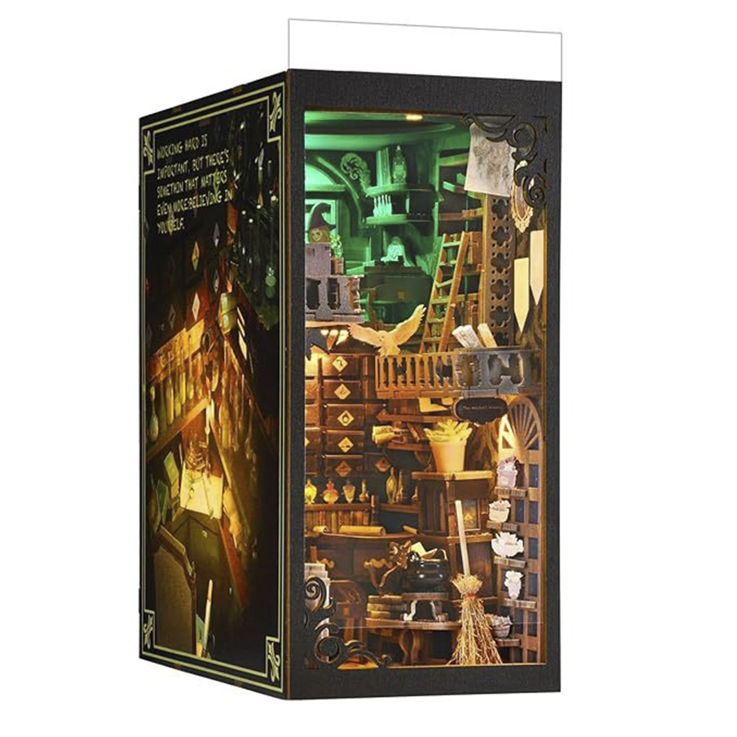 DAM. La casa de la Maestra. Book Nook de madera, diseño 3D realista con gran detalle, cubierta y luces led. 391 piezas. 11x18x23cm.