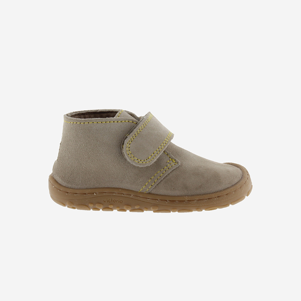 Botas Victoria modelo 1370121 32 Bosco Tira Barefoot en color Beige