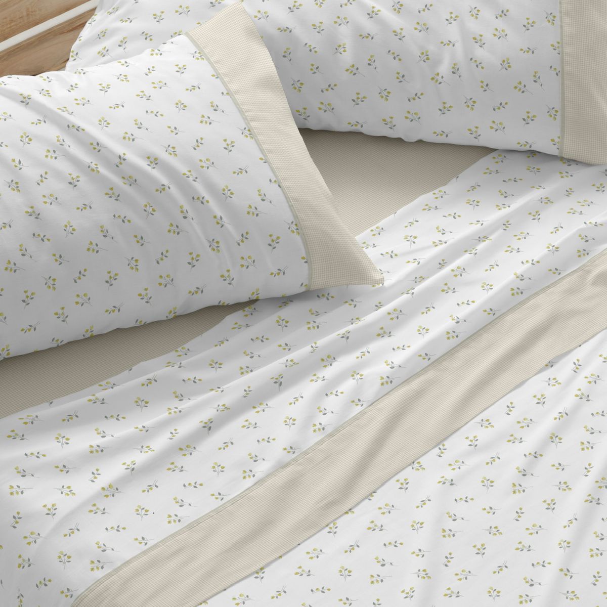 Juego de Sábanas de Tela en Algodón y Poliéster, Burrito Blanco - Diseño Floral en Tonos Azul, Pistacho y Coral con Toque Campestre Elegante