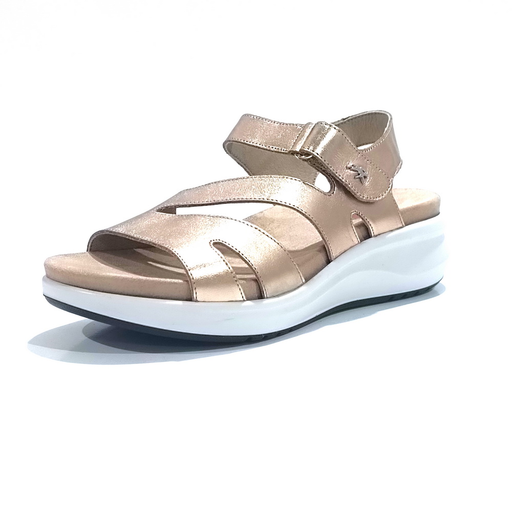 Sandalias Fluchos modelo F1478 en color Metal