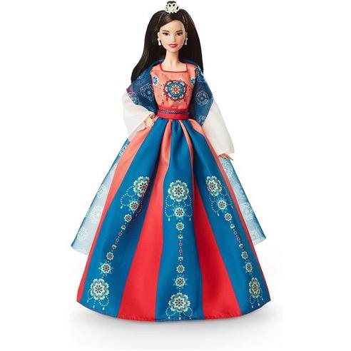 Mattel Barbie - Signature Looks: Año Nuevo Lunar - Vestido con Estampados Chinos