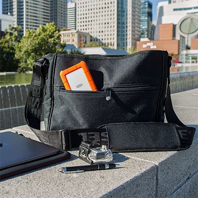 LaCie - Disco duro portátil SSD Rugged STFR2000800 de 2 TB resistente a golpes y agua, naranja, para creadores con USB-C y Thunderbolt