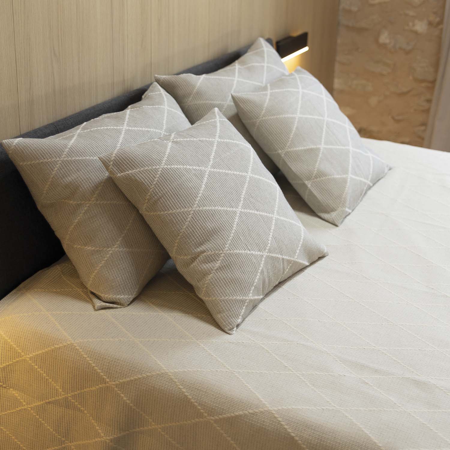 NATURALS - Colcha Foulard de Tejido Jacquard - 80% Algodón y 20% Poliéster - Ideal para Primavera y Verano - Disponible para Cama 90/135-150/180 - 5 Modelos - Fabricado en España