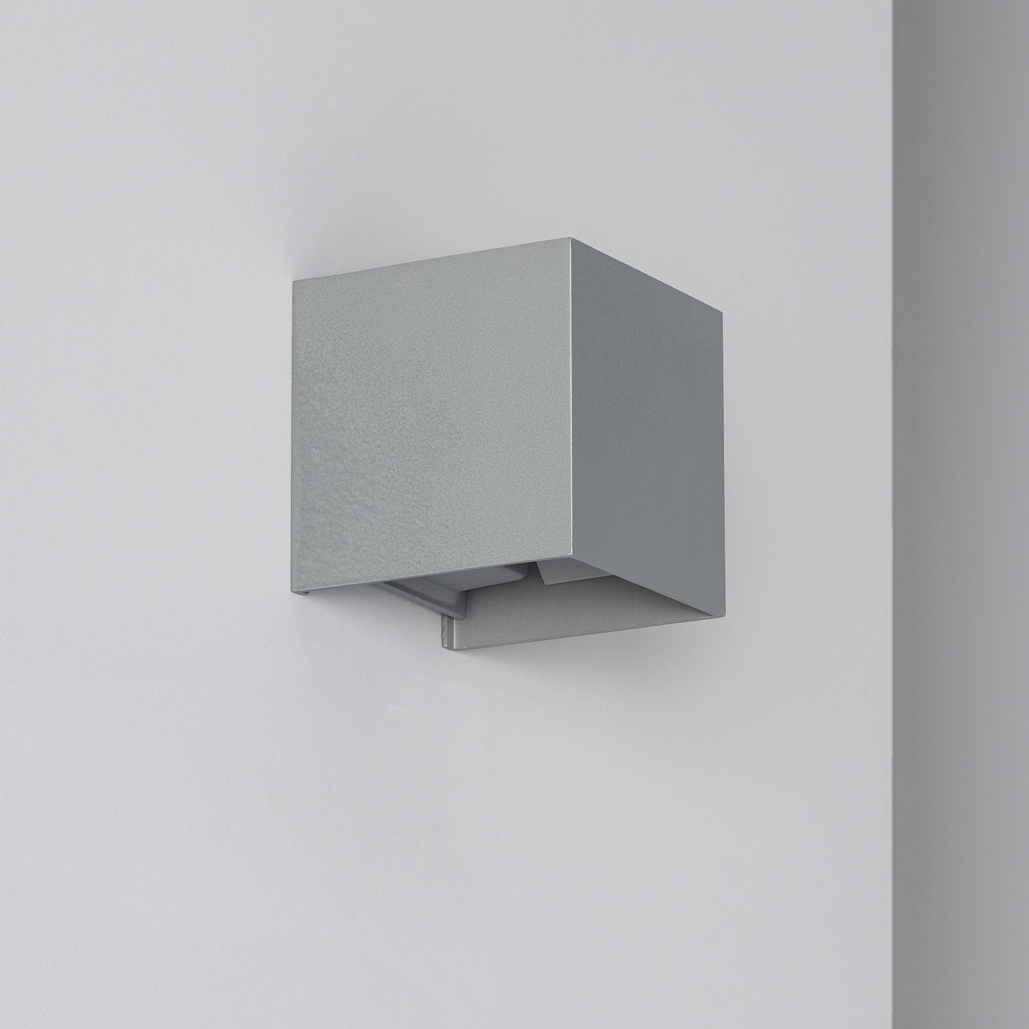 Ledkia Aplique de Pared Exterior LED 6W Aluminio Iluminación doble Cara Eros Gris 2700K Blanco Cálido
