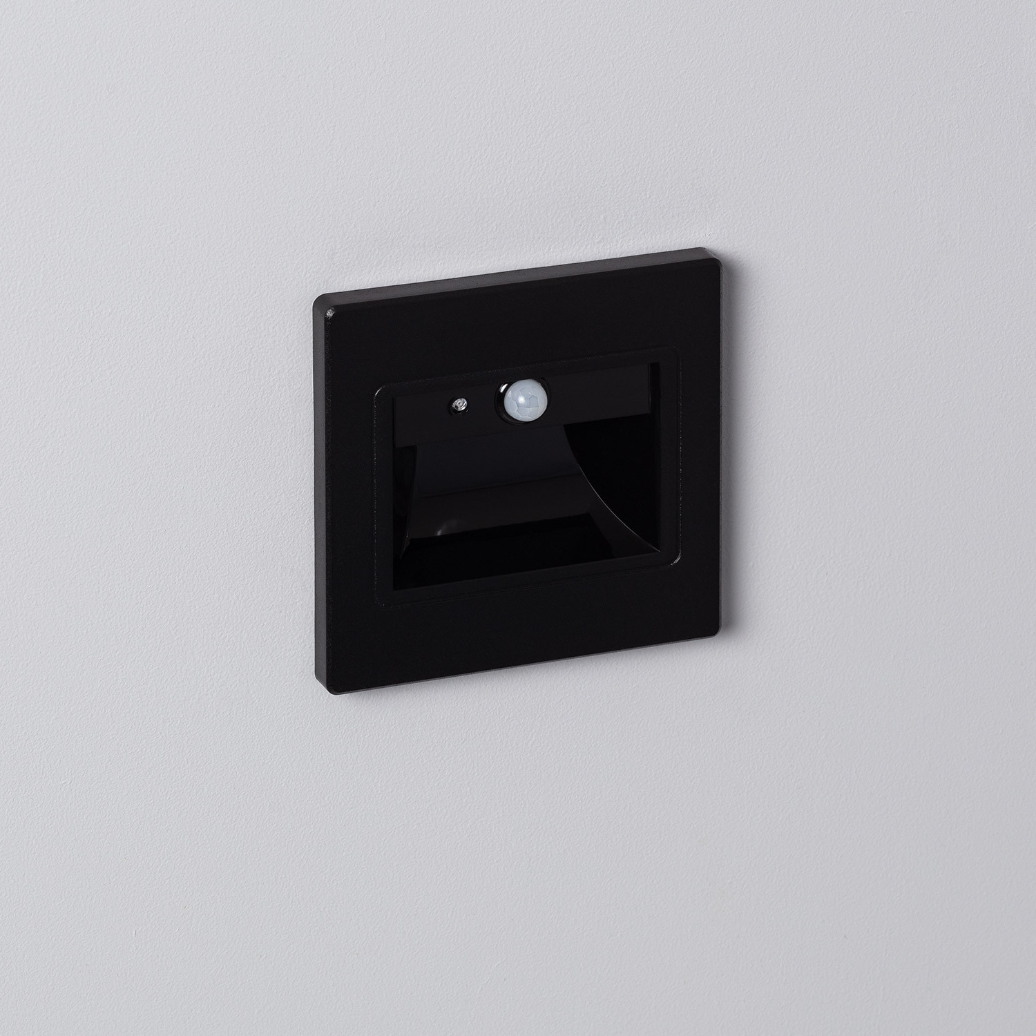 Ledkia Baliza de Pared LED 1.5W Empotrable con Sensor PIR Bark Negro