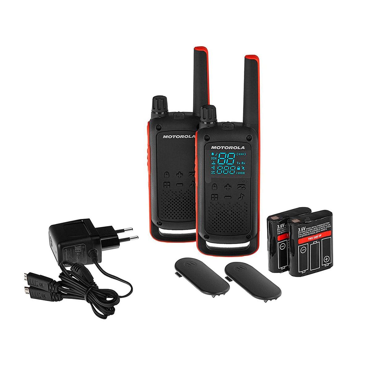 MOTOROLA T82 NEGRO NARANJA PAREJA WALKIE TALKIES 10KM RESISTENCIA IPX2 LINTERNA LED 16 CANALES 121 CÓDIGOS DE PRIVACIDAD
