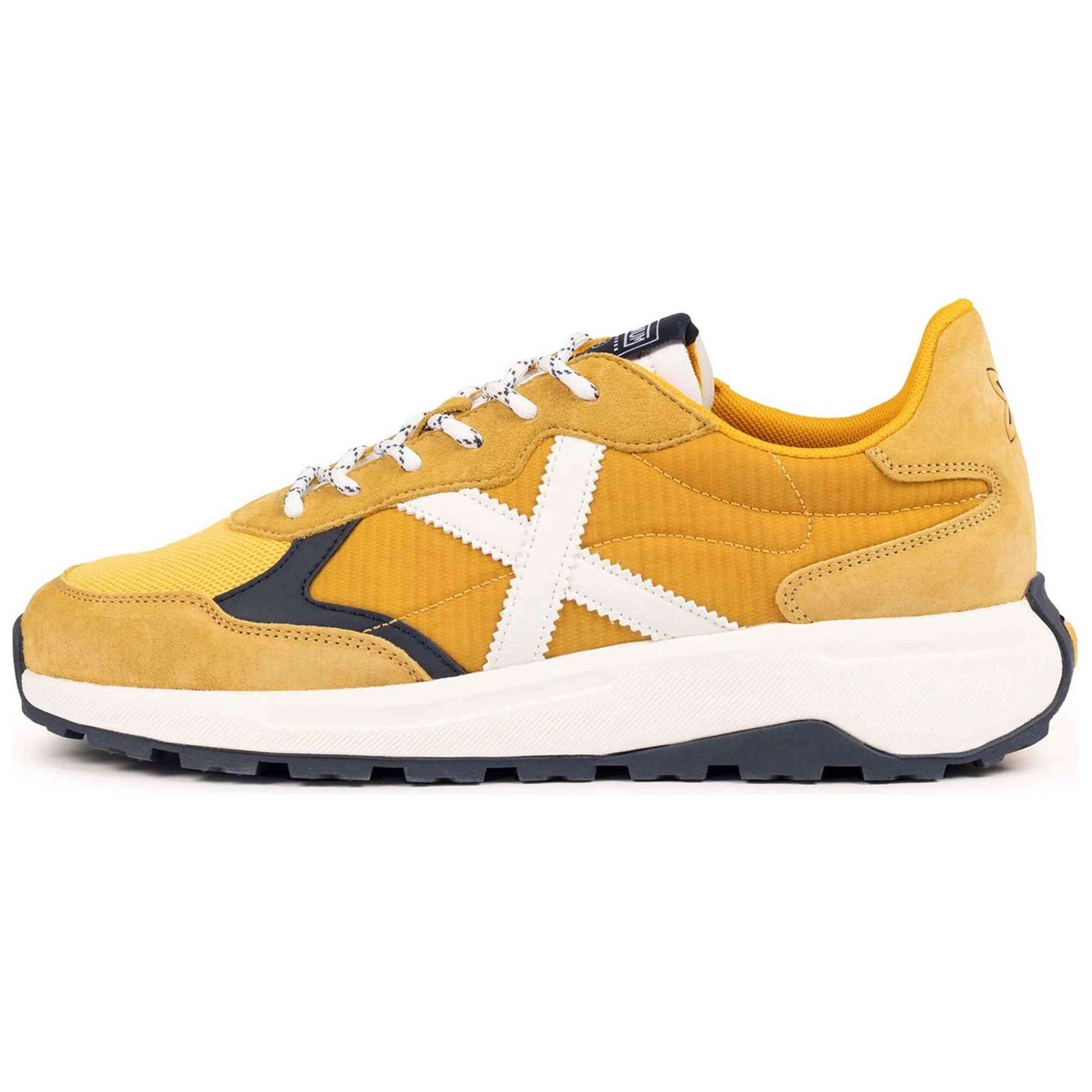 Zapatillas Munich modelo 4599016 para hombre y mujer en color Amarillo
