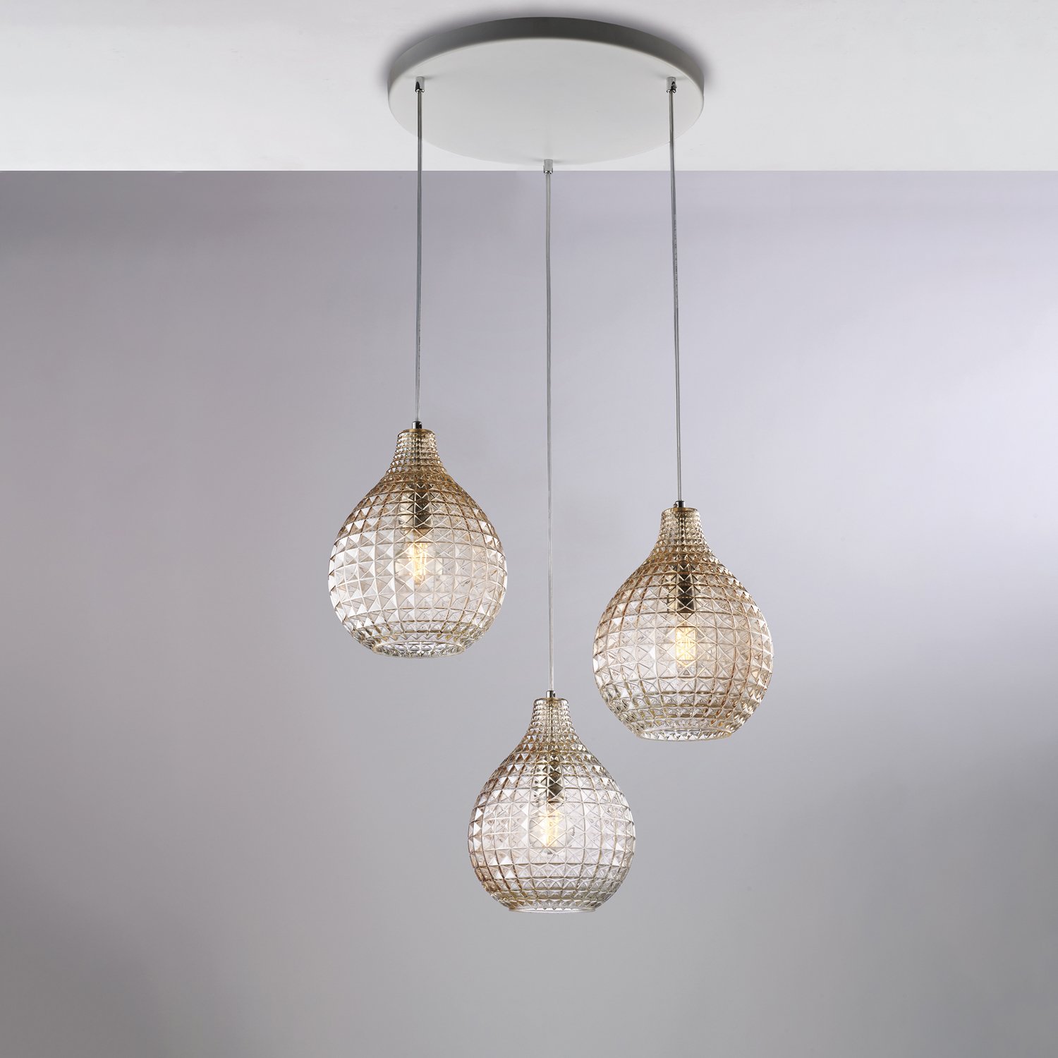 Suspensión 3 Luces de Diamante Hierro Blanco y Vidrio ámbar soplado