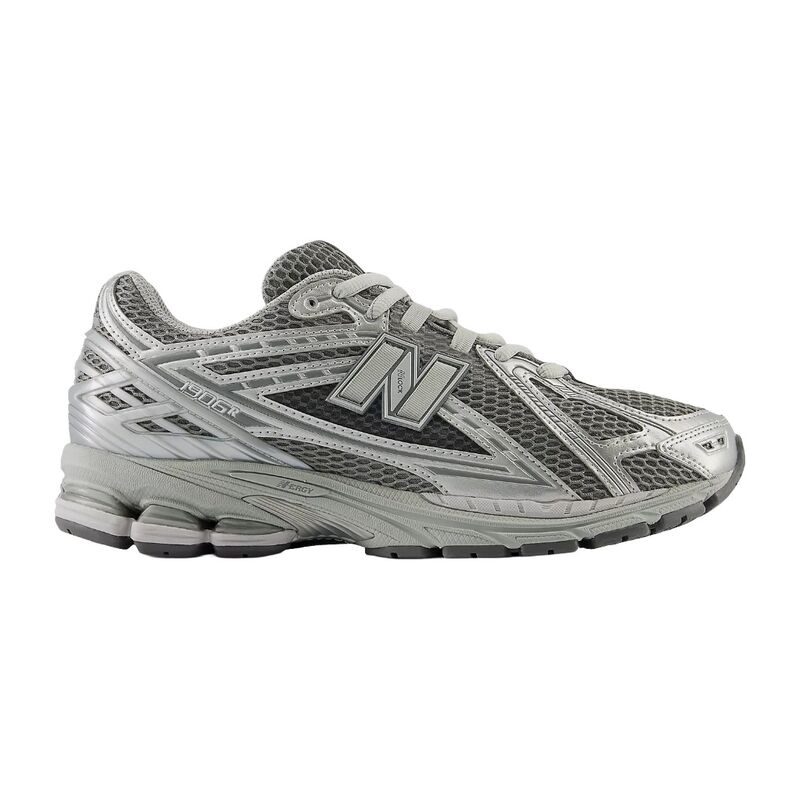 Zapatillas New Balance Grises 1906R  Harbor Grey con Silver Metallic y Concrete Cómodas y Ligeras