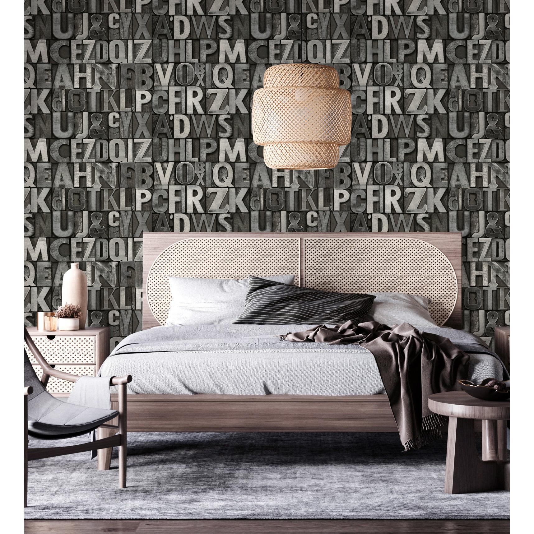 Papel pintado vinílico lavable con letras industriales con textura relieve 3D - Factory Letters 676322 de GAULAN - Rollo de 10 m x 1,06 m