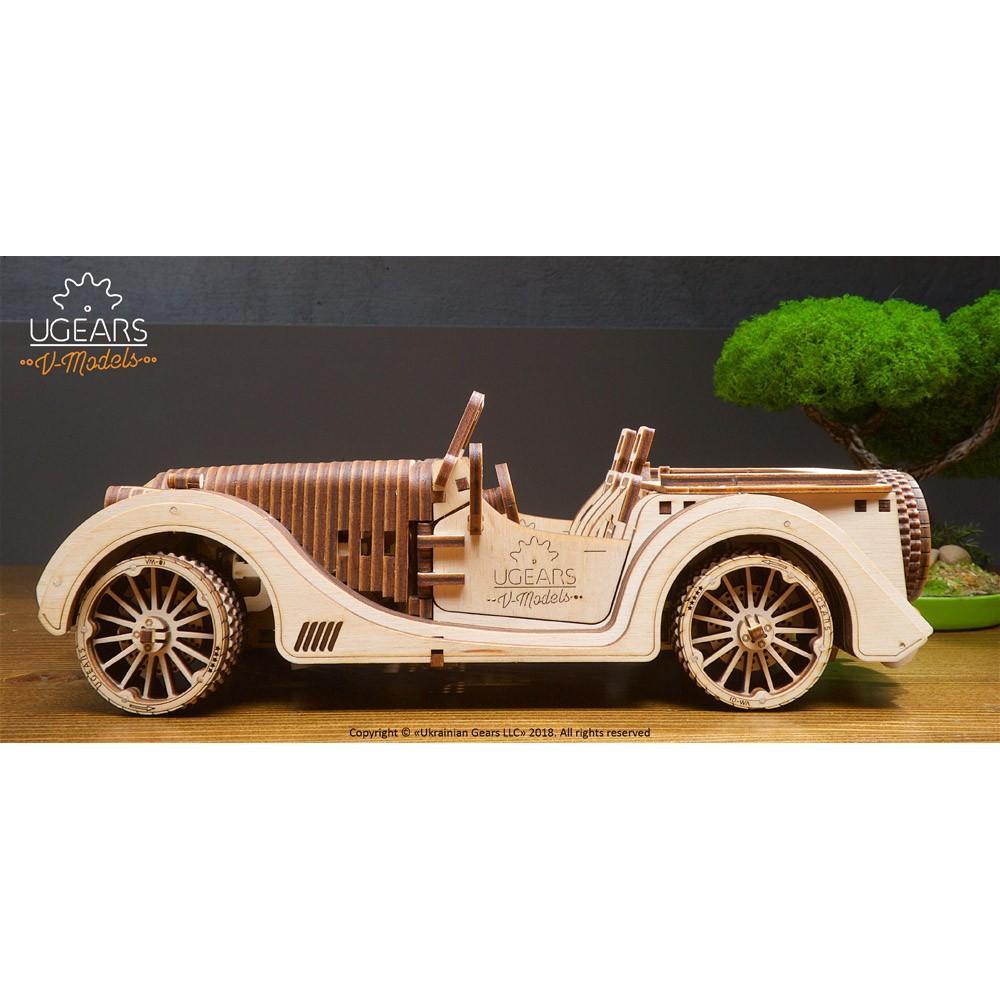 Coche deportivo Roadster de UGears modelo 70052. Maqueta con movimiento autopropulsada