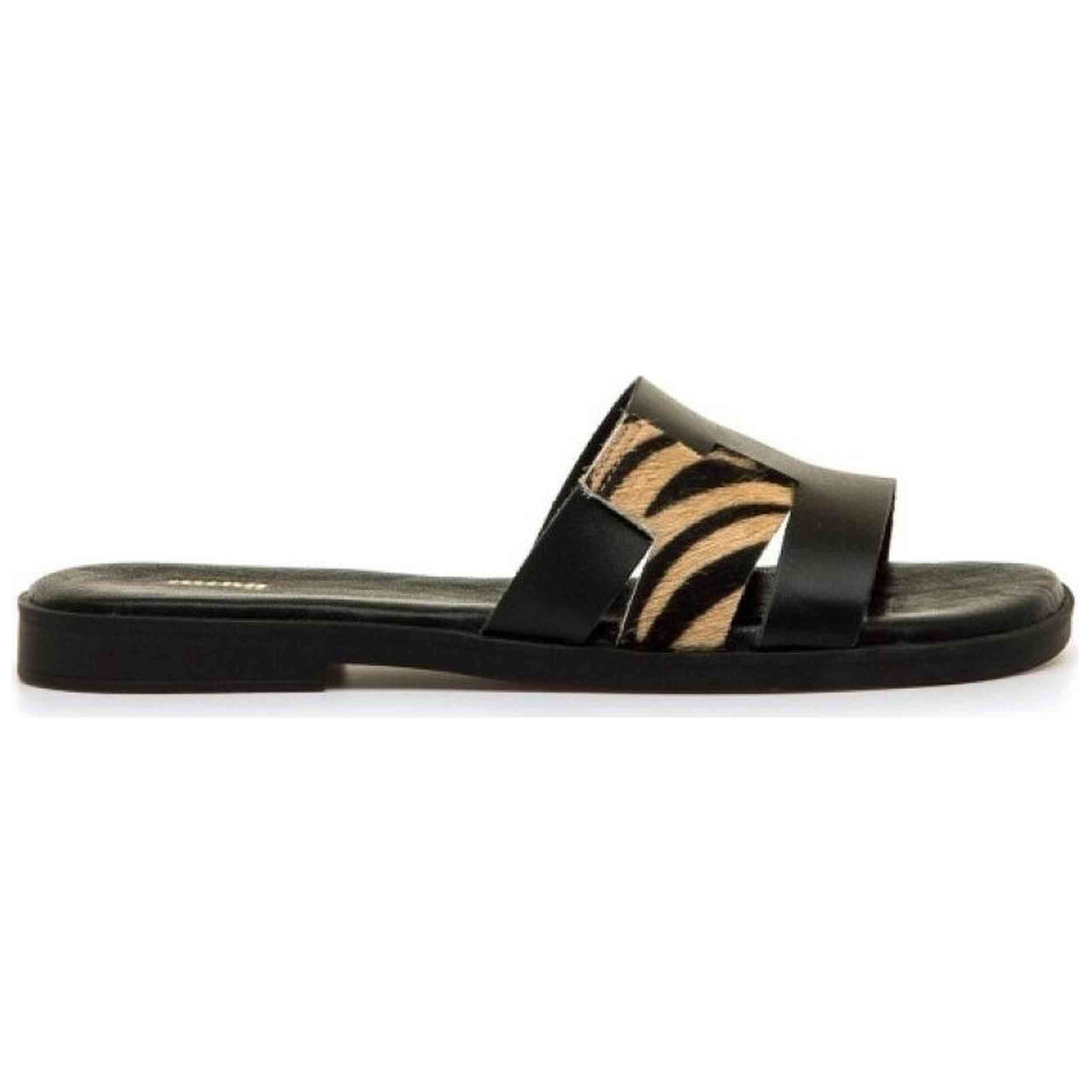 Sandalias Mustang modelo 54181C59154 para Mujer en color Negro