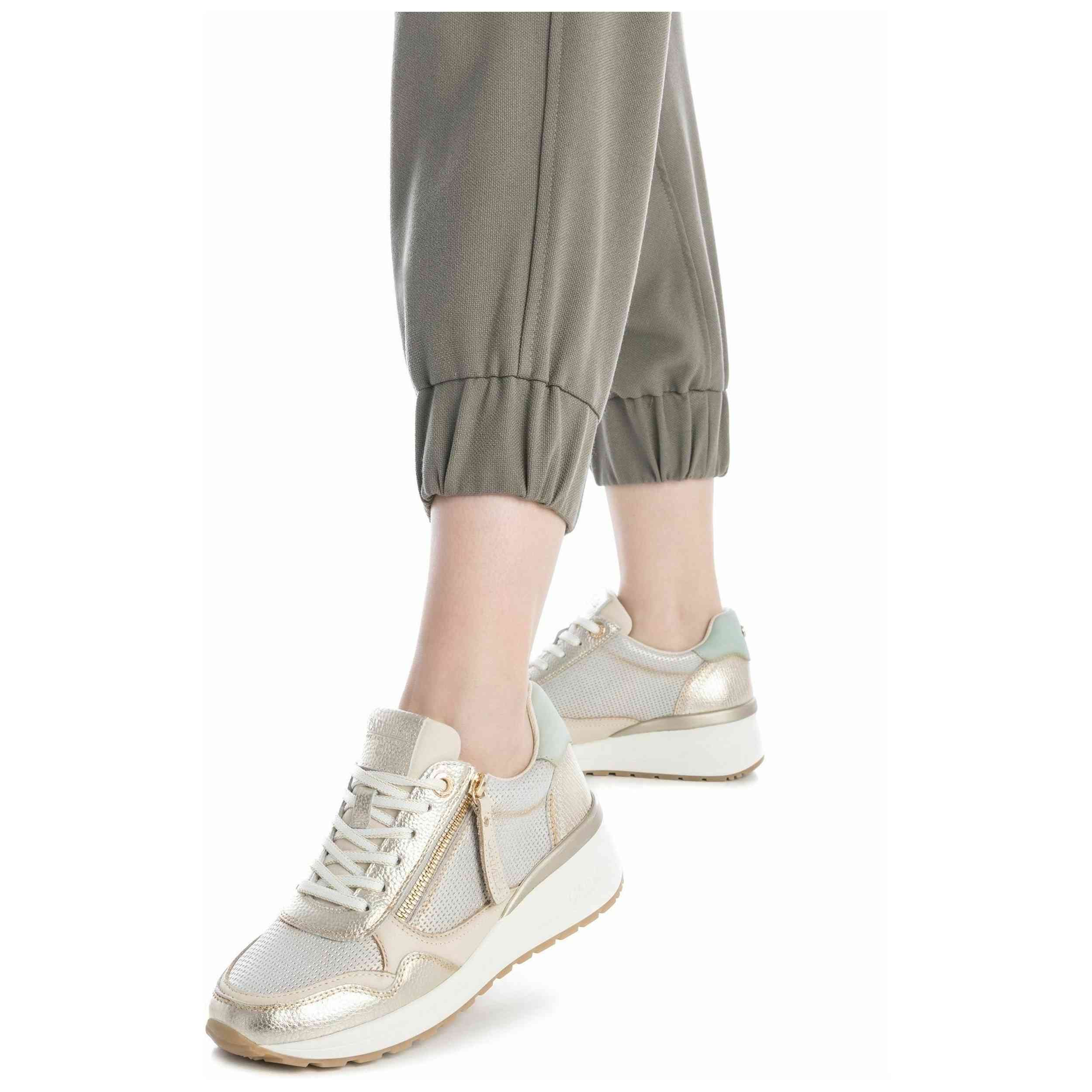 Zapatillas Carmela para Mujer en color Dorado