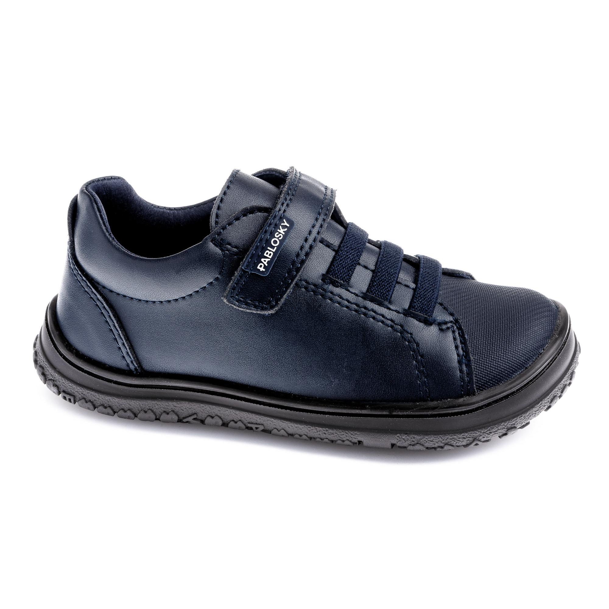Colegiales Pablosky Barefoot 355825. cierre de velcro, más ancho y flexible, puntera reforzada integrada en el modelo