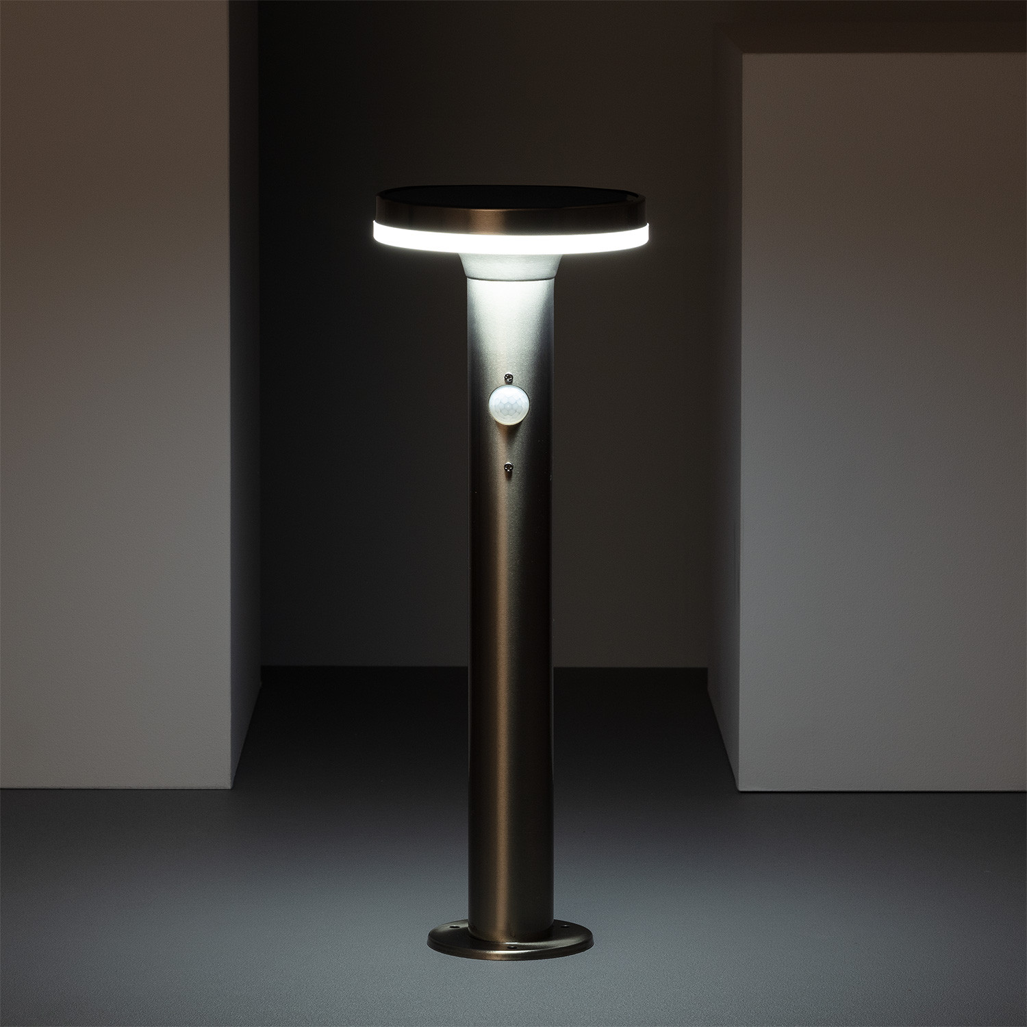 Ledkia Baliza Solar Exterior LED 6W Superficie Pie 45cm con Detector de Movimiento Helios Inox ILUZZIA