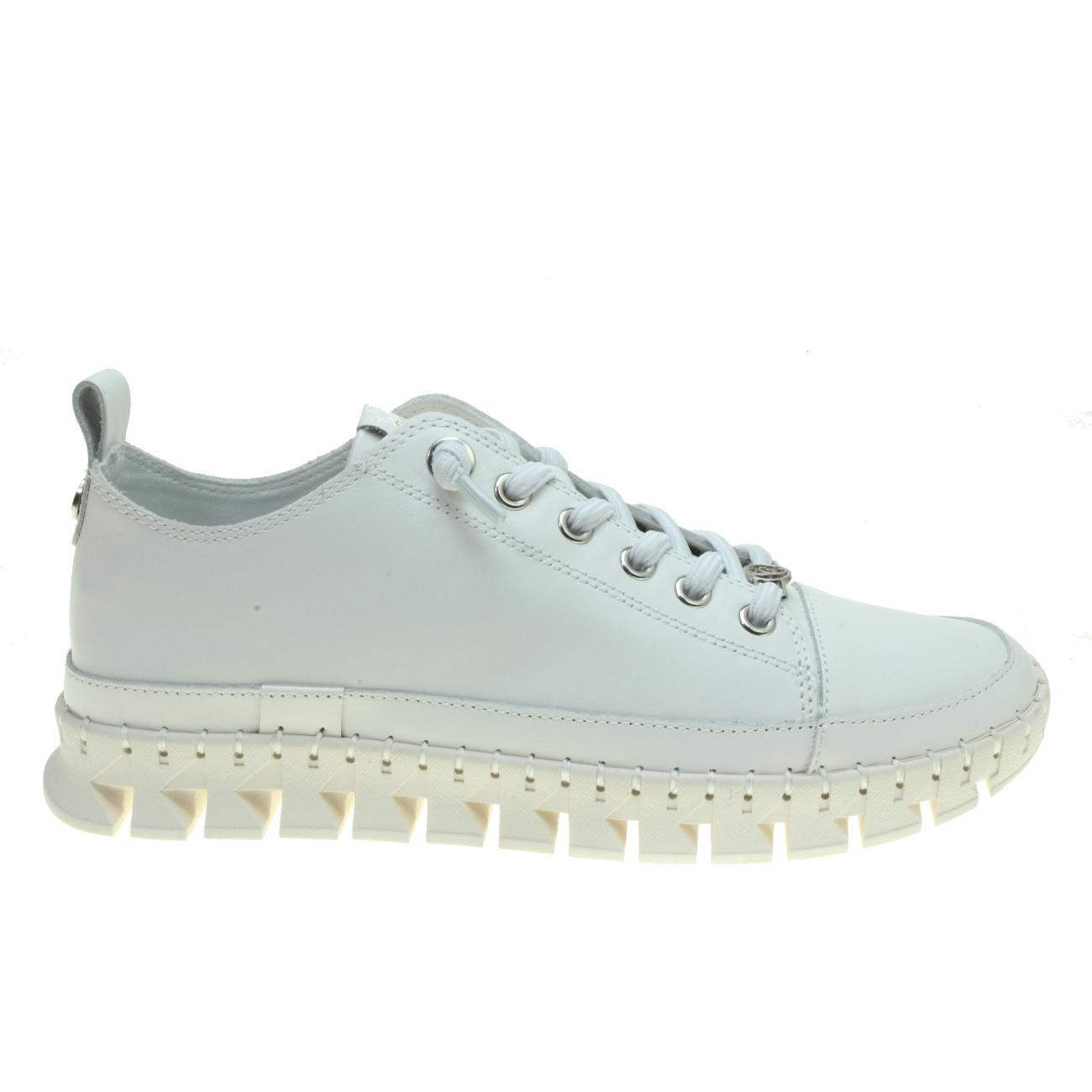Carmela mod. 163105 - Sneakers en piel con piso de tacos
