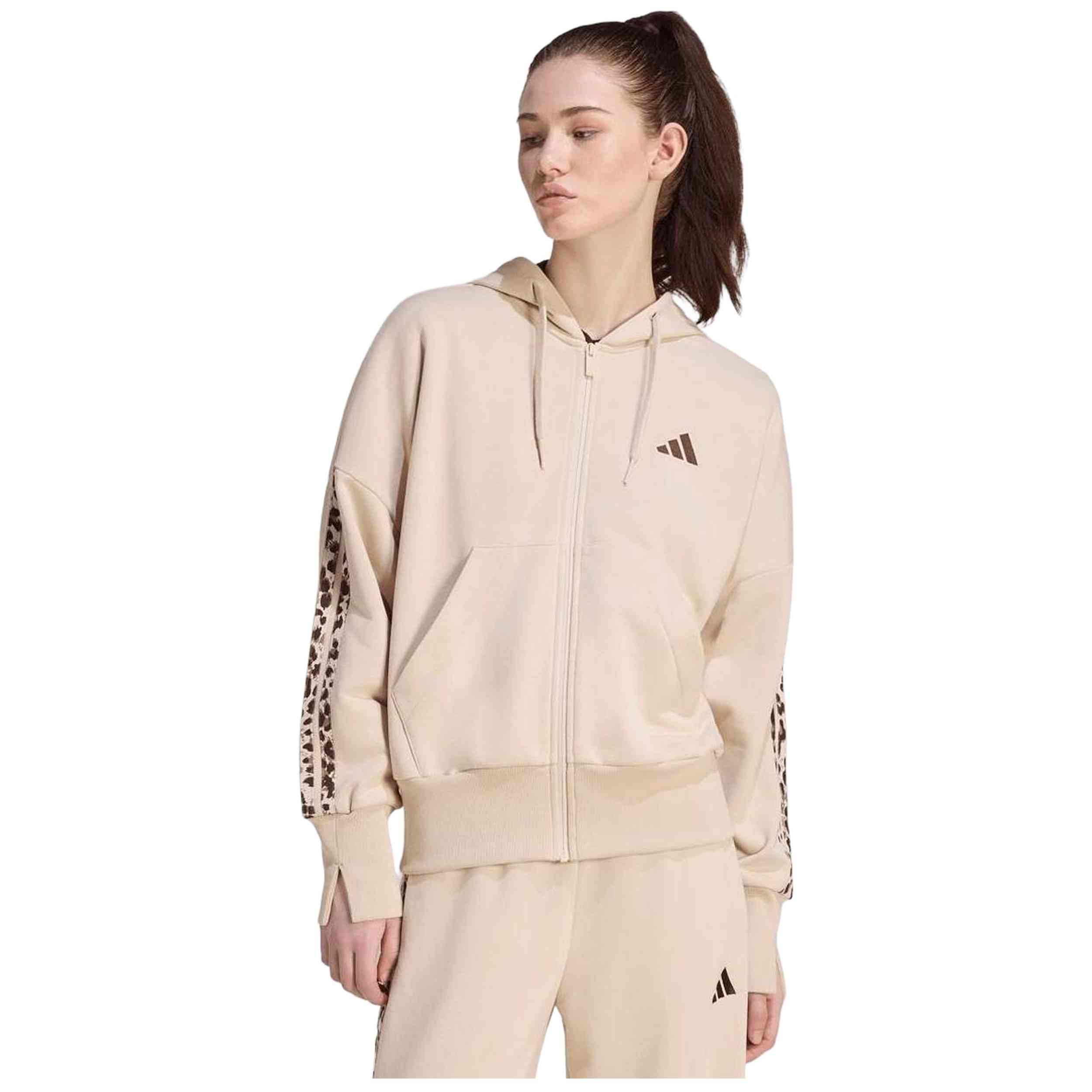 Chaqueta Adidas modelo Seasonal Essentials Animal Print 3-Stripes Full Zip Hooded Track Top para Mujer en color Beige