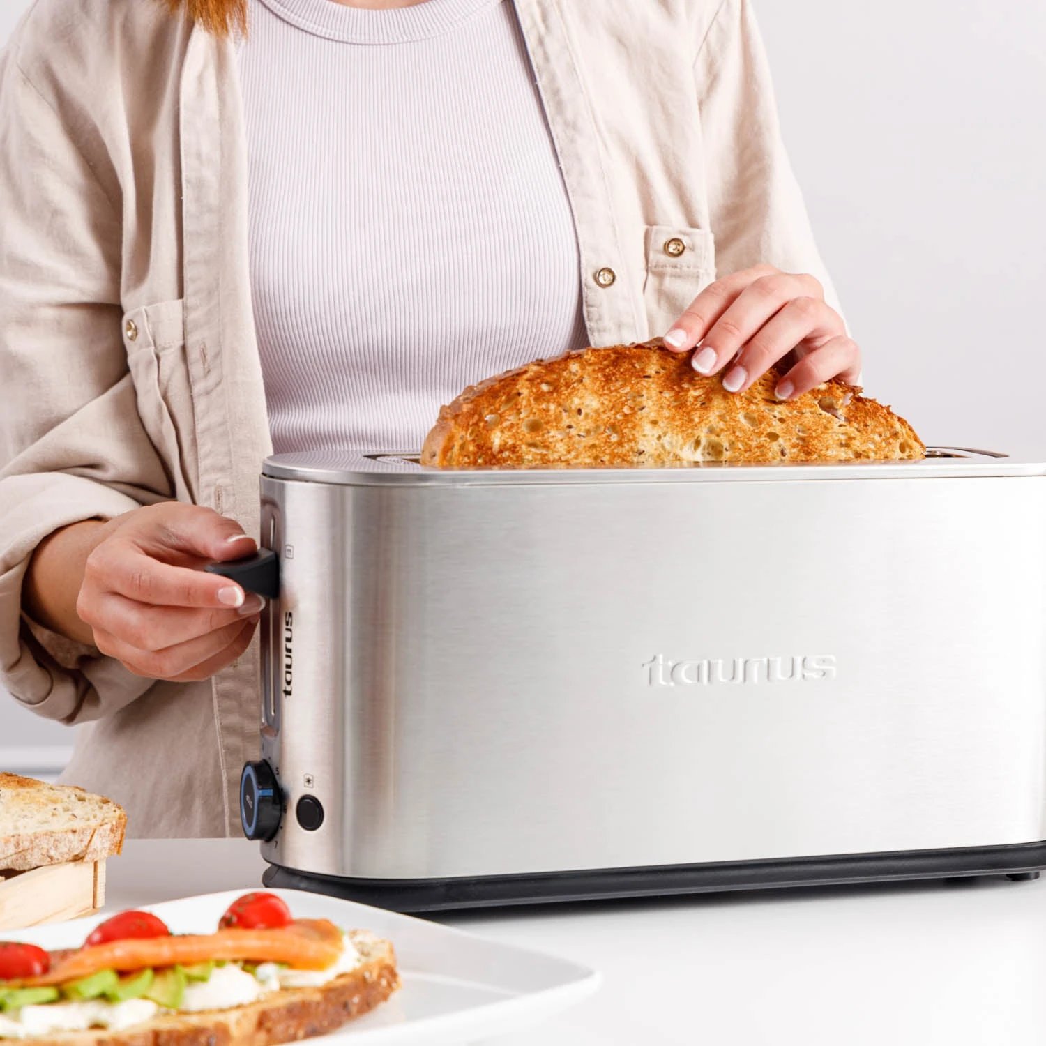 Taurus - Tostadora Mytoast Legend de una ranura extra grande 260 x 42 mm en acero inoxidable con 7 niveles de dorado para panes artesanales y bagels