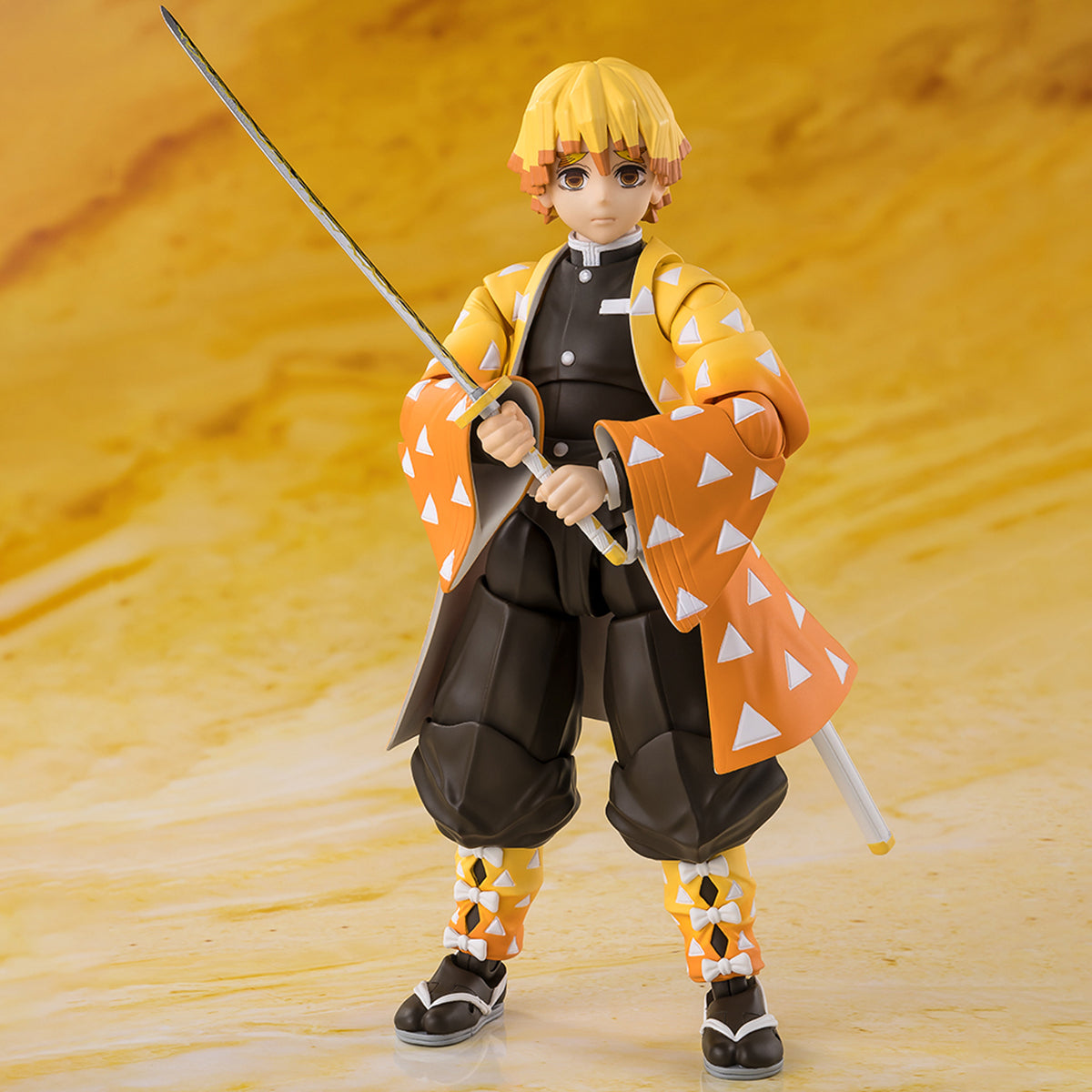 SH FIGUARTS DEMON SLAYER KIMETSU NO YAIBA ZENITSU AGATSUMA