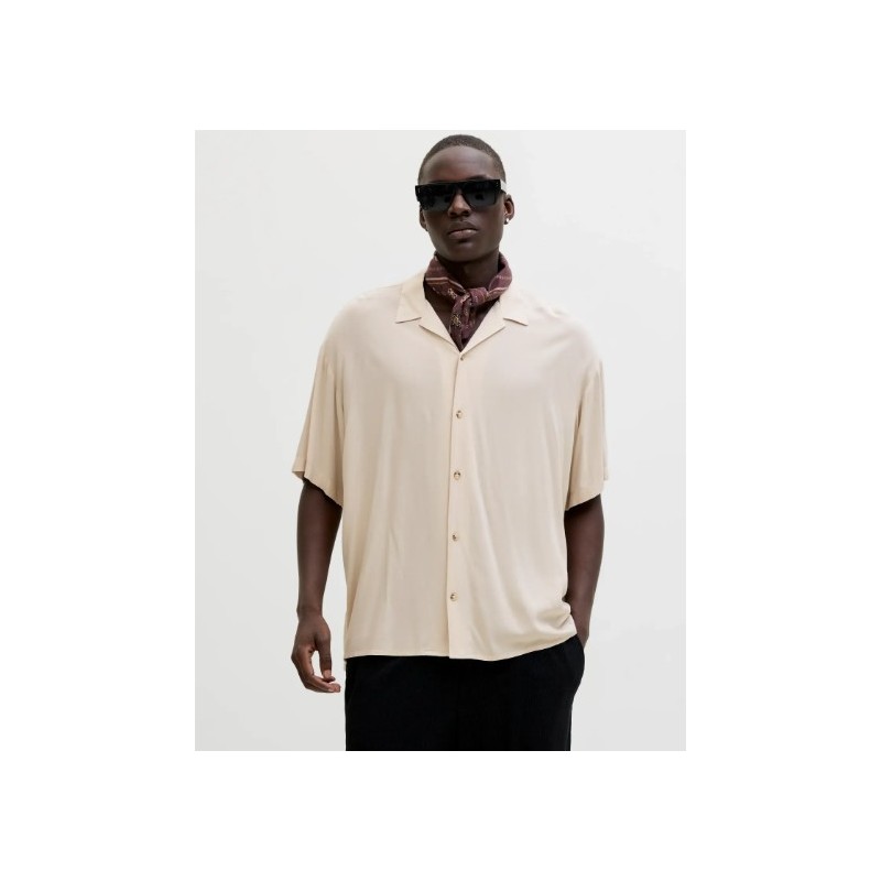 Camisa Beige Moonbeam Jack & Jones Hombre | Cuello Resort | Estilo Fluido | S-XXL